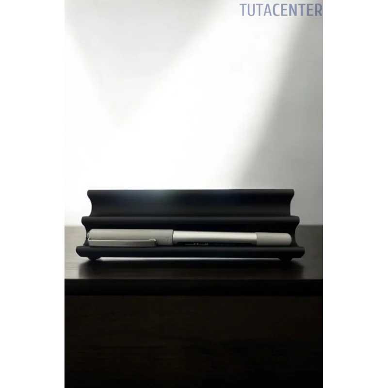 ŞIK SADE TASARIMLI MASA ÜSTÜ MODERN KALEMİK