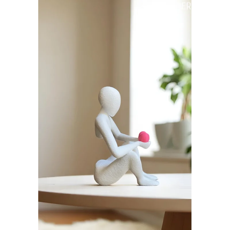 Duygusal Kalp Tutan İskandinav Tarzı Biblo Heykel Figür Dekor Dekorasyon