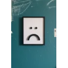 Minimal Üzgün Surat Tablo 12x15 cm | Dekoratif Duvar Süsü | Modern Emoji Tablo | Ev & Ofis Dekorasyonu