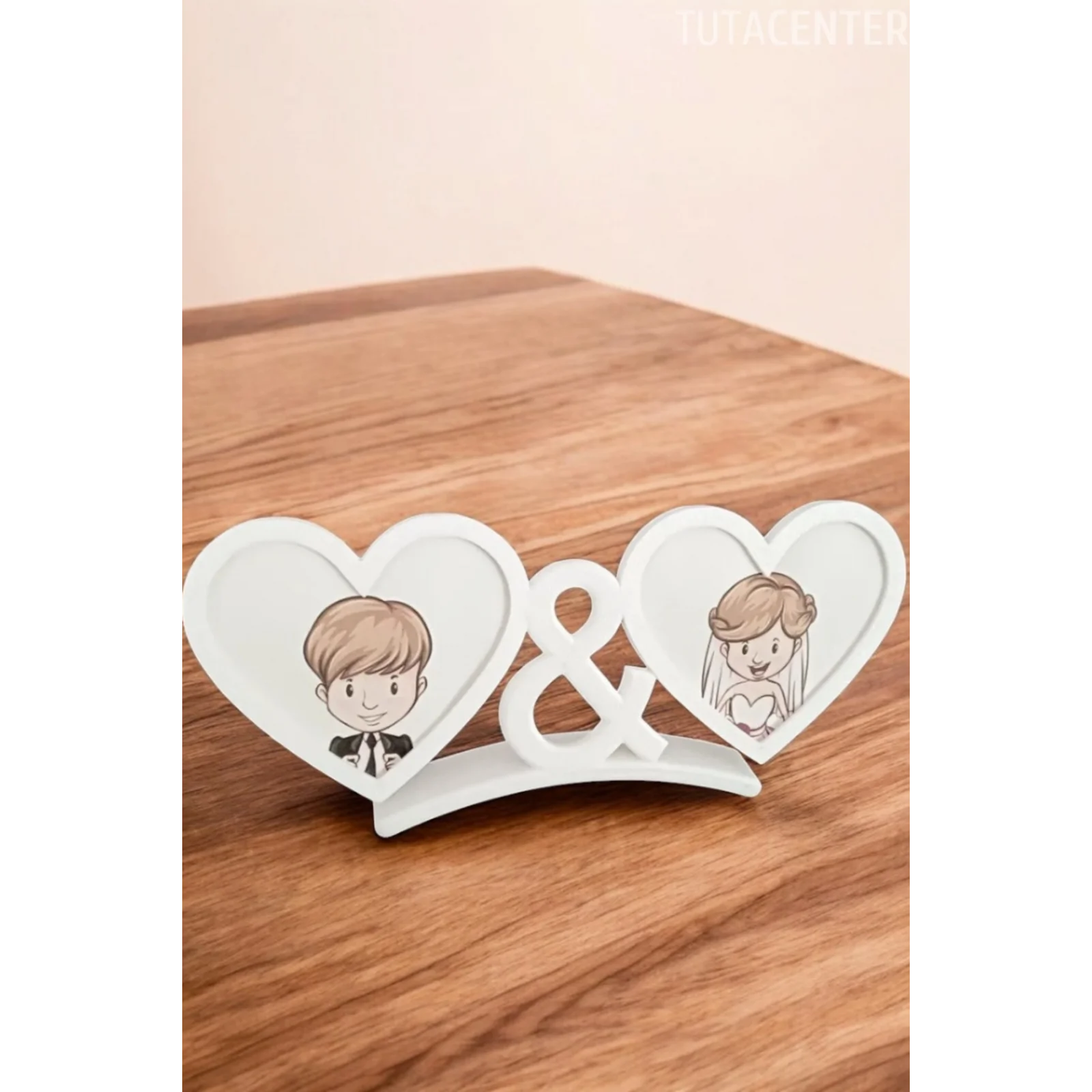 ÇİFTLER İÇİN KALP ŞEKİLLİ FOTOĞRAF ÇERÇEVESİ