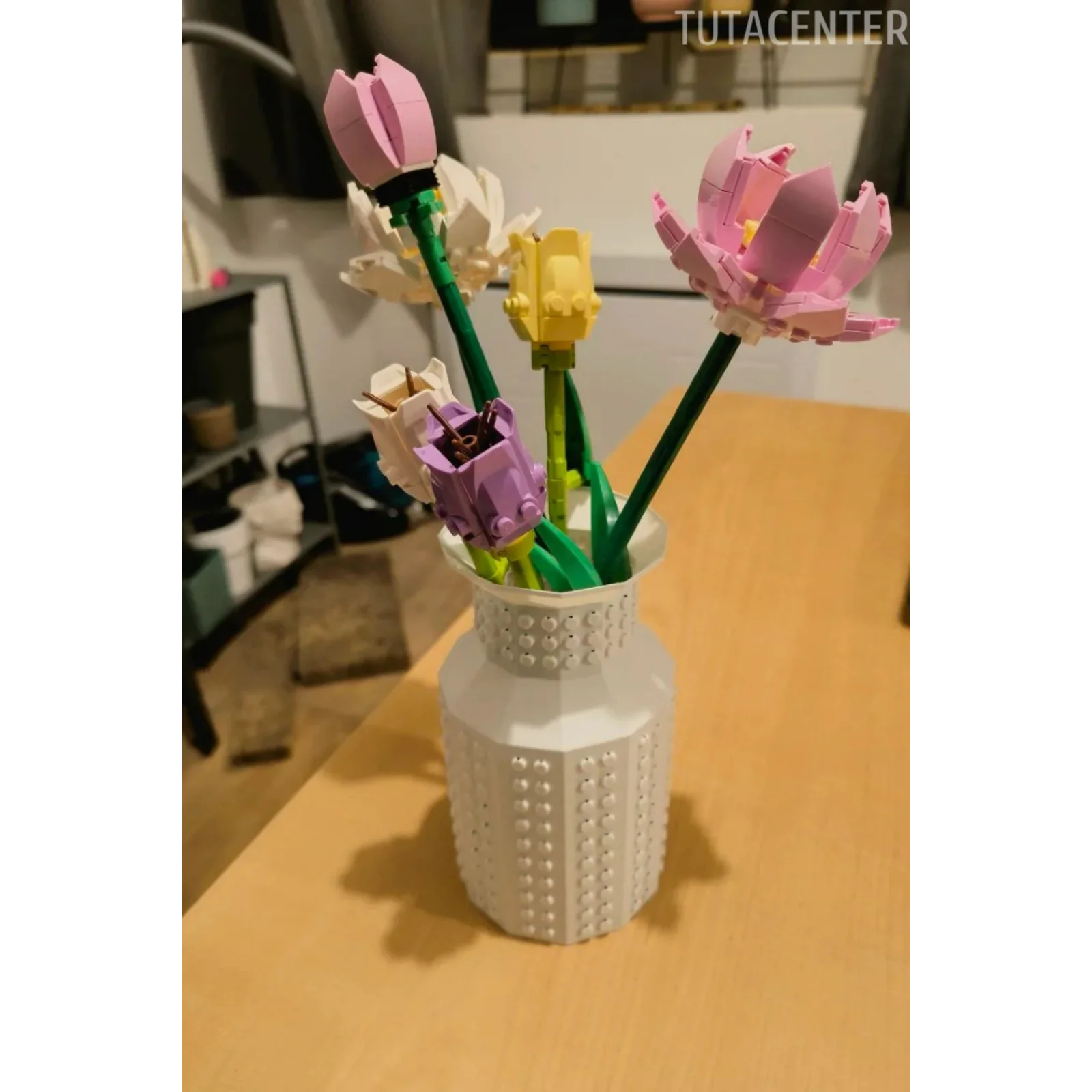 Oyuncak Çiçek Uyumlu Vazo ( ÇİÇEKLER DAHİL DEĞİLDİR )