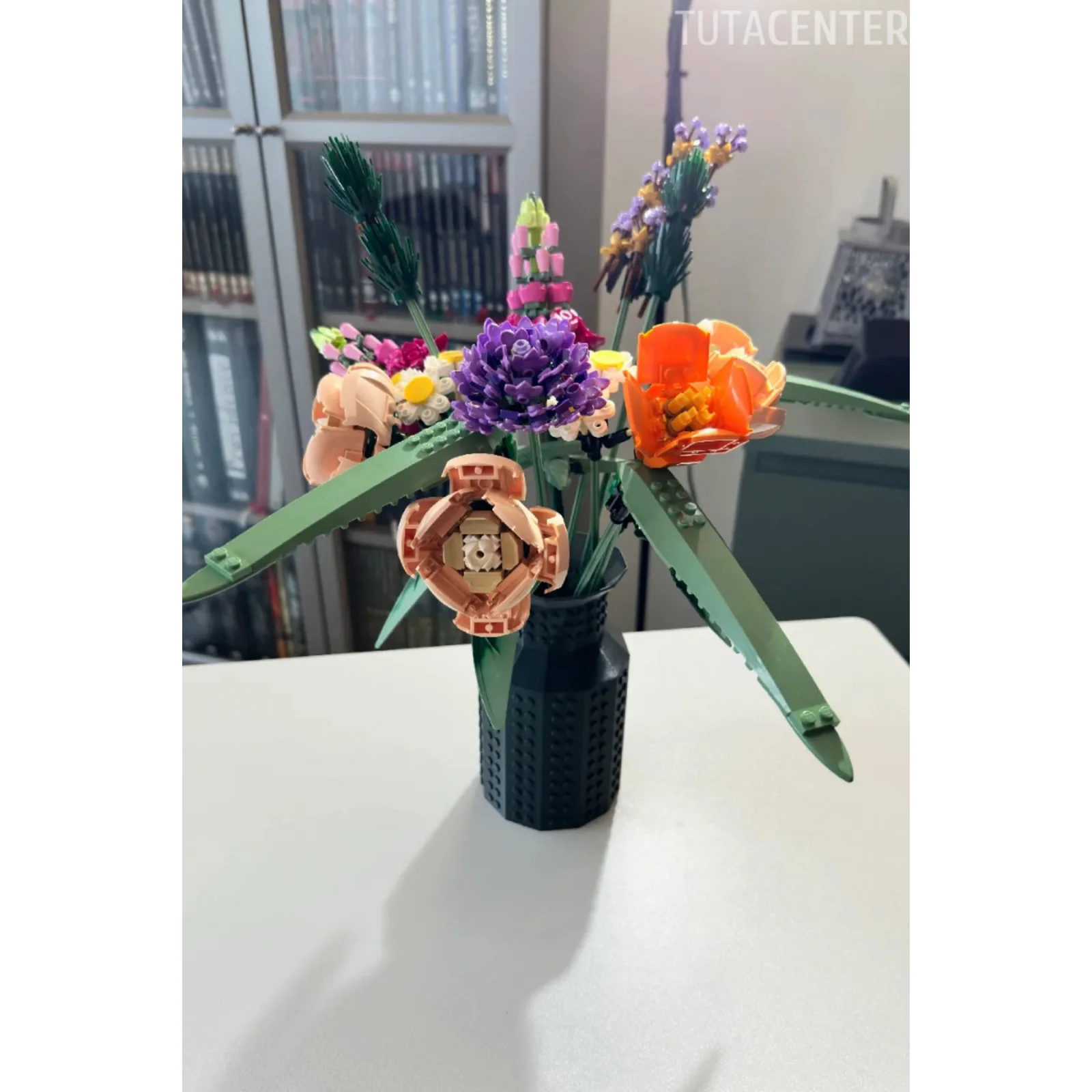 Oyuncak Çiçek Uyumlu Vazo ( ÇİÇEKLER DAHİL DEĞİLDİR )