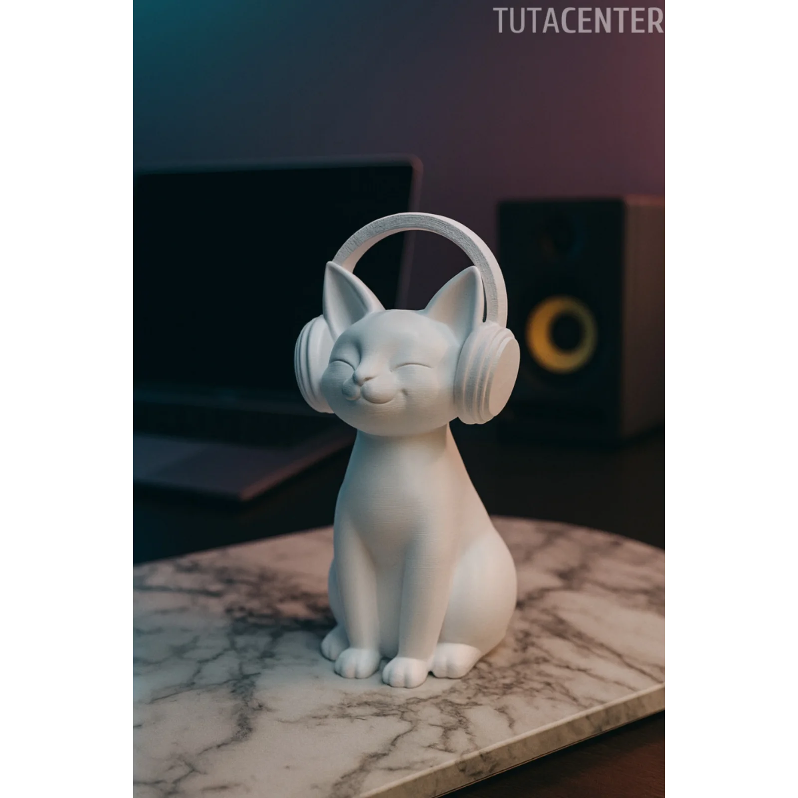 KULAKLIK TAKMIŞ KEDİ BİBLO MODERN BİBLO 15 CM PLASTİK