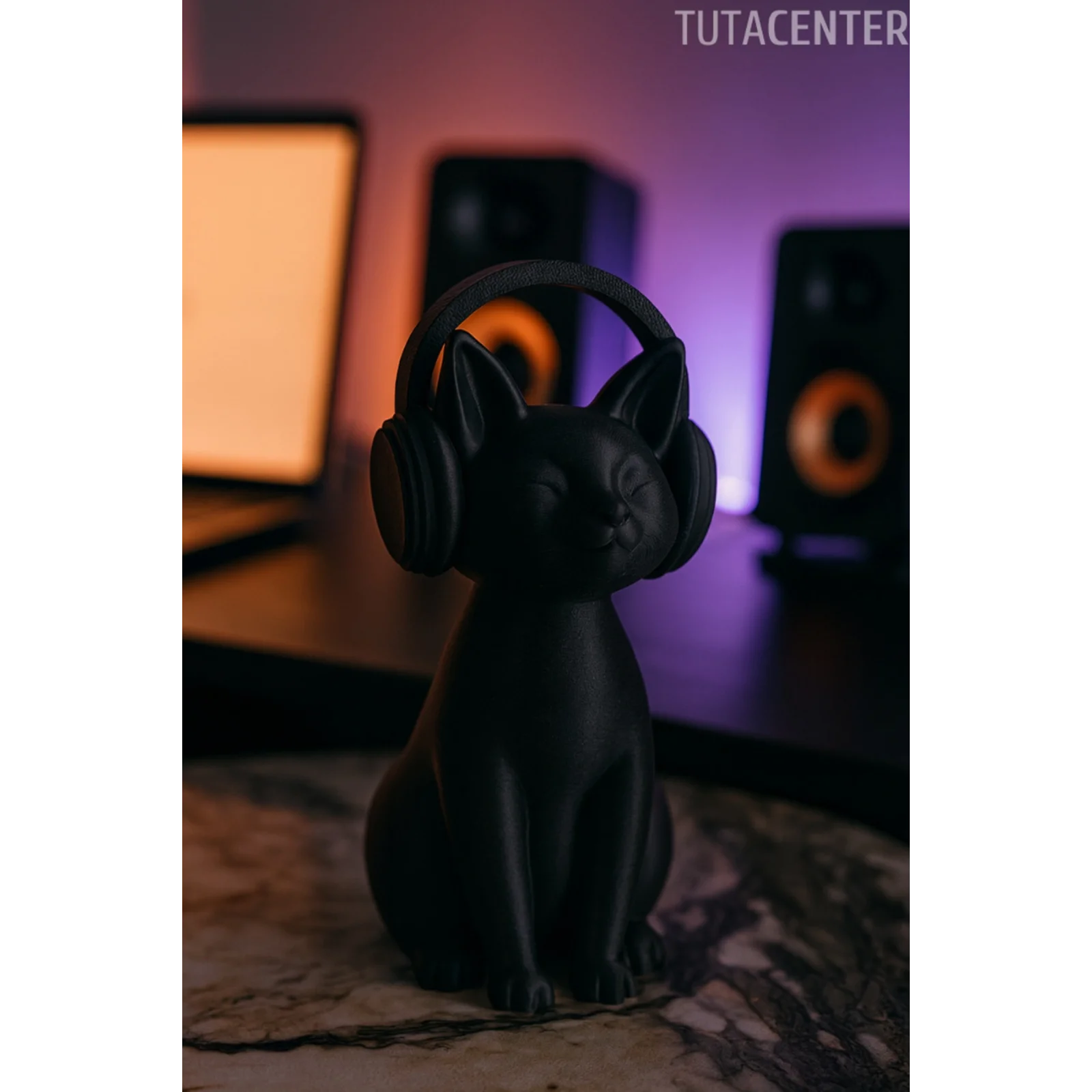 KULAKLIK TAKMIŞ KEDİ BİBLO MODERN BİBLO 15 CM PLASTİK