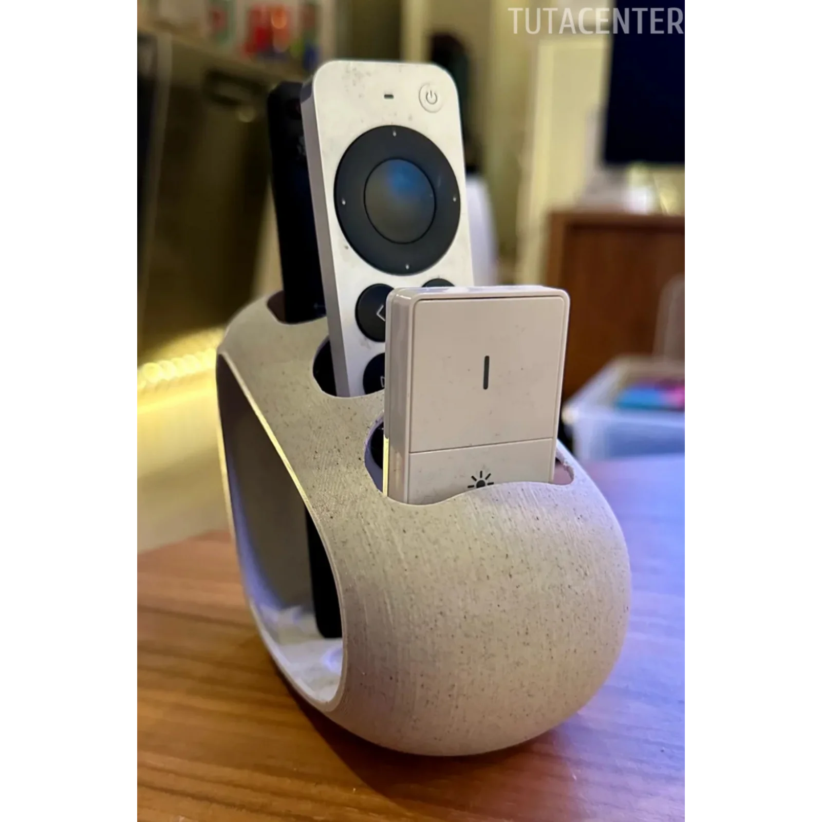 UZAKTAN KUMANDA STANDI, 3 SLOTLU PLASTİK KUMANDALIK