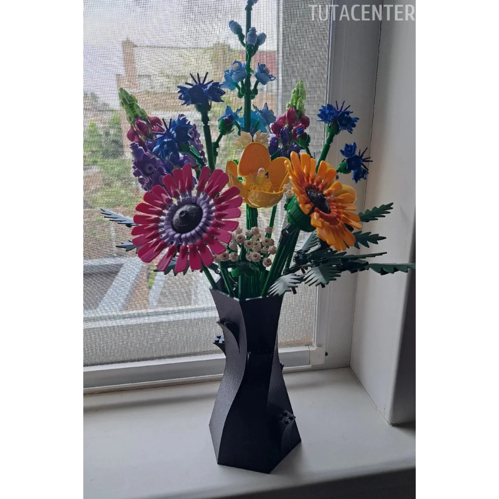 Oyuncak Çiçek Uyumlu Vazo Şık ve Sade Tasarım ( Çiçekler Dahil Değildir )