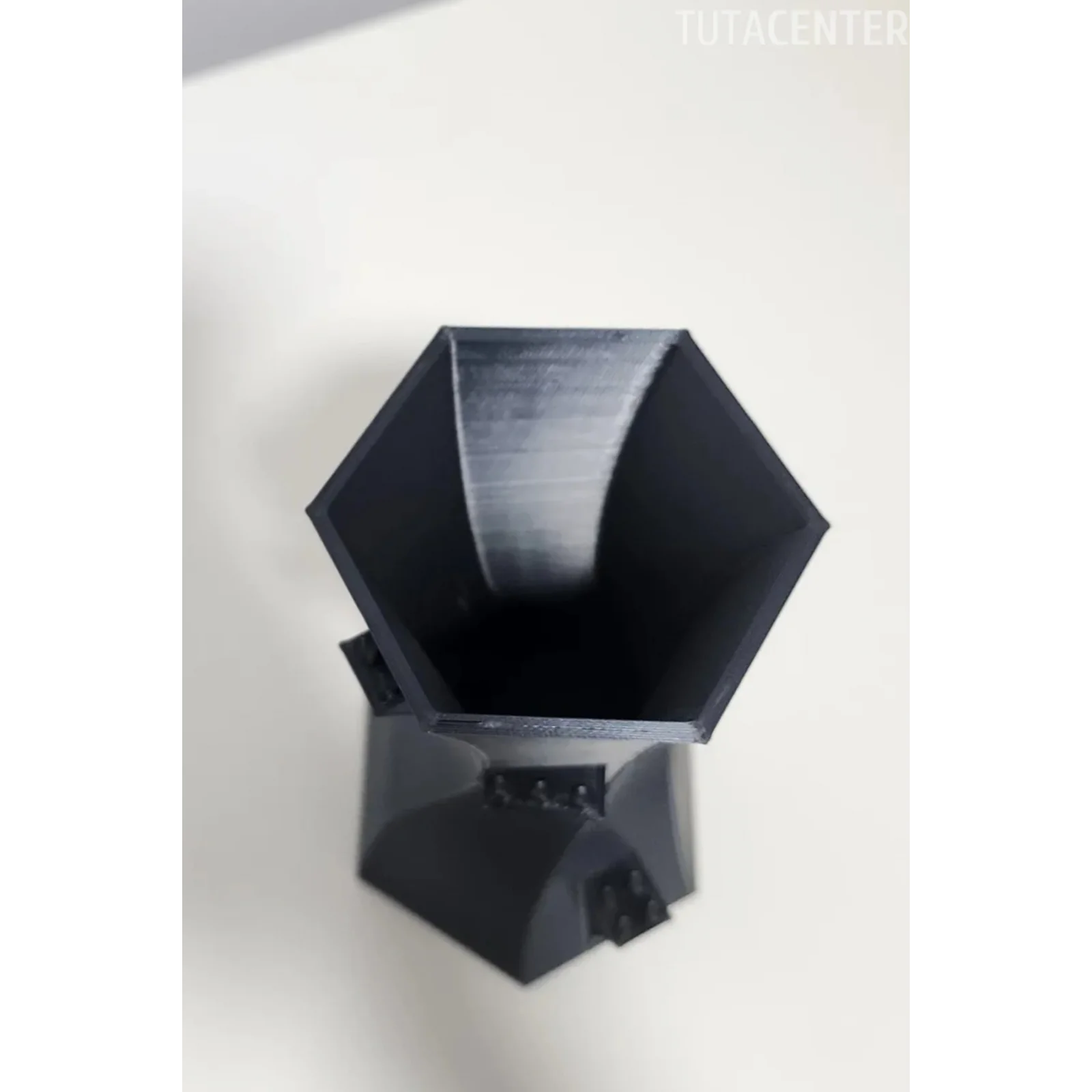 Oyuncak Çiçek Uyumlu Vazo Şık ve Sade Tasarım ( Çiçekler Dahil Değildir )