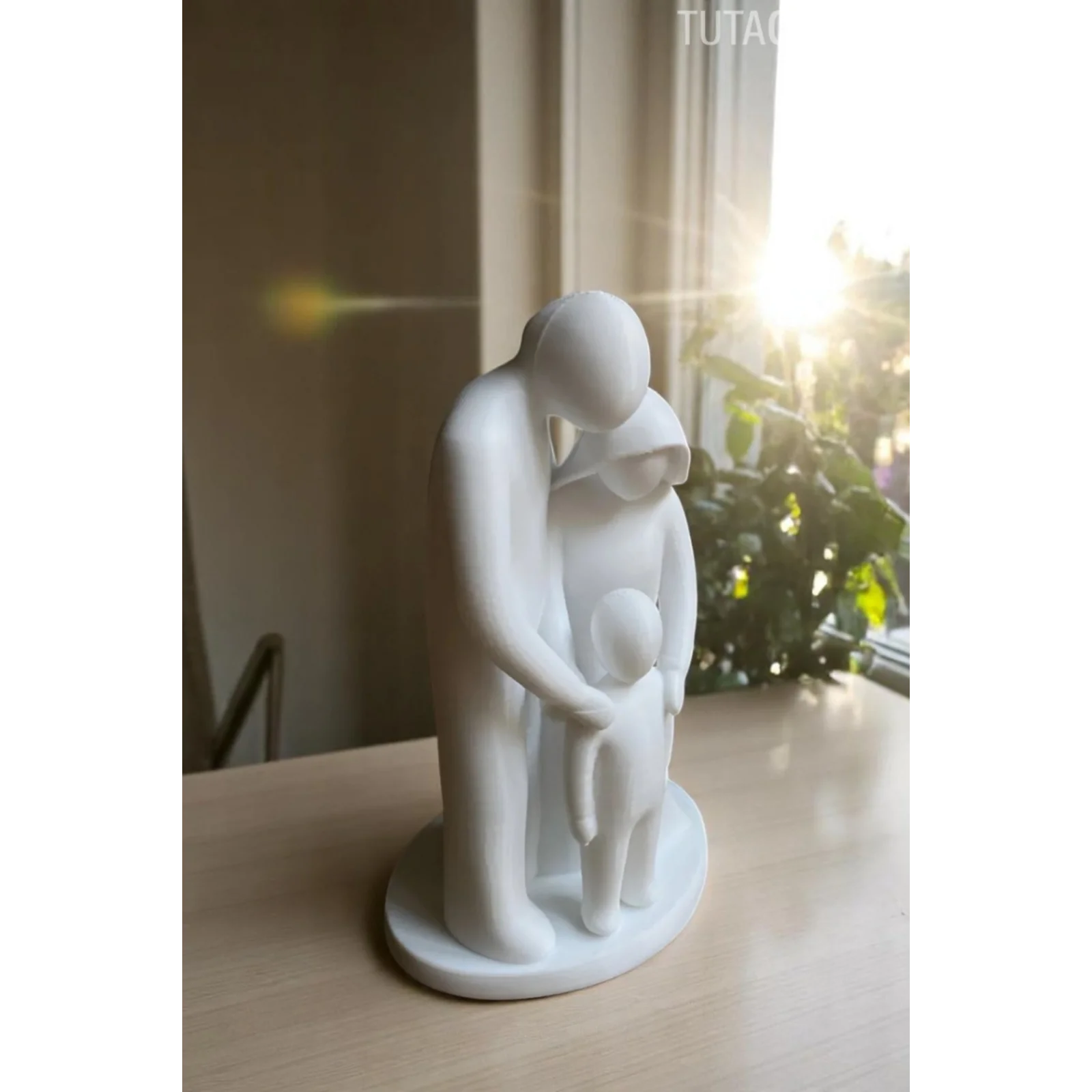 Ebeveynler ve 1 Çocuk Figürü, Aile Figürlü Biblo 10CM ( Dekoratif Anne ve Baba, 1 Çocuk Biblo )