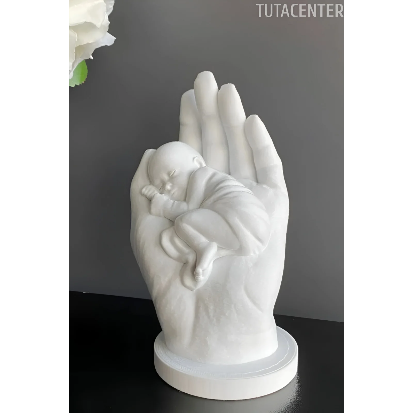 Bir Avuç Mutluluk - Anne Eli İçerisinde Bebek Biblosu. Doğum Hediyesi Anne Bebek Yeni Doğan Hediyesi