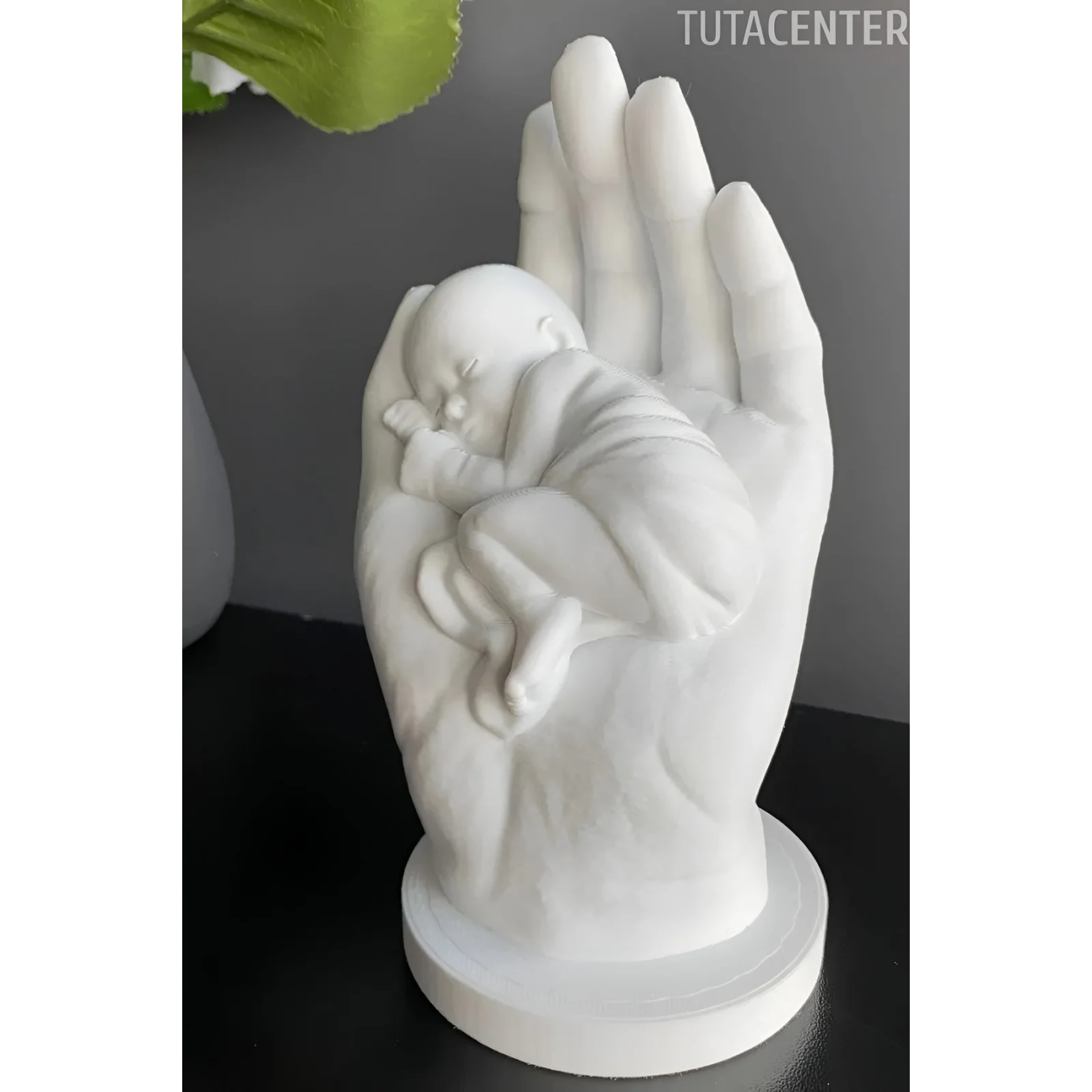 Bir Avuç Mutluluk - Anne Eli İçerisinde Bebek Biblosu. Doğum Hediyesi Anne Bebek Yeni Doğan Hediyesi