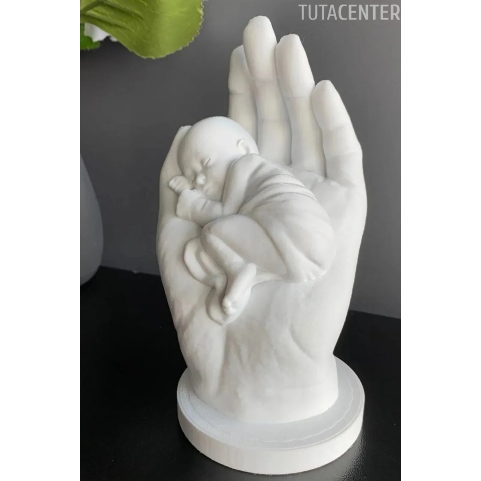 Bir Avuç Mutluluk - Anne Eli İçerisinde Bebek Biblosu. Doğum Hediyesi Anne Bebek Yeni Doğan Hediyesi