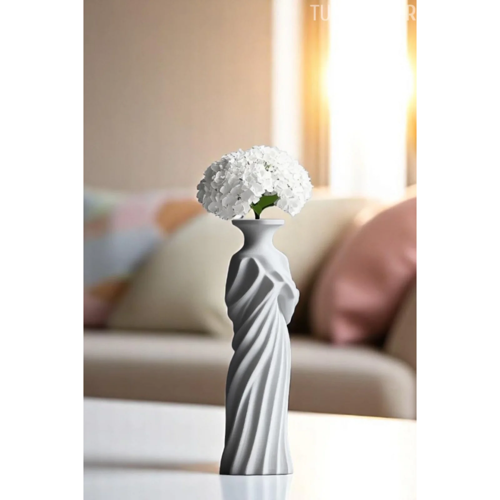 Örtülü Sessizlik Vazosu ( Dekoratif Sanatsal Plastik Vazo ) 20cm