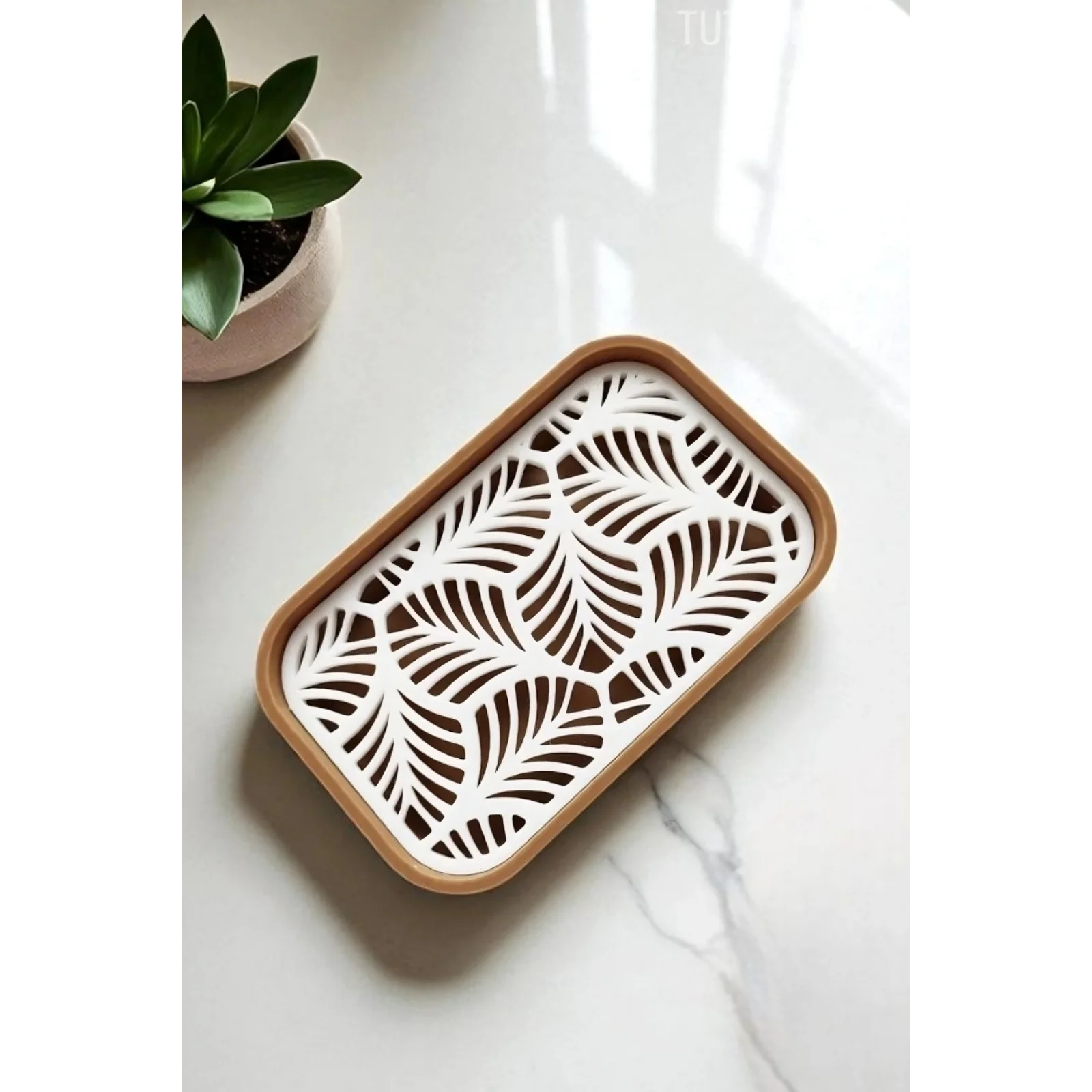 Palmiye Yaprağı Desenli Plastik Sabunluk – Açık Kahverengi Beyaz Renkli, Şık Banyo Aksesuarı