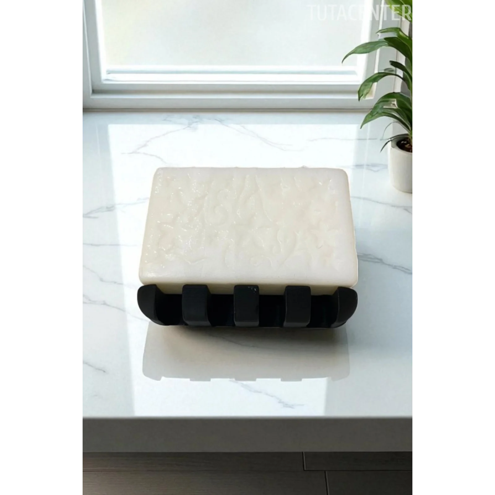 Su Tutmayan Siyah Sabunluk – Modern Plastik Tasarım