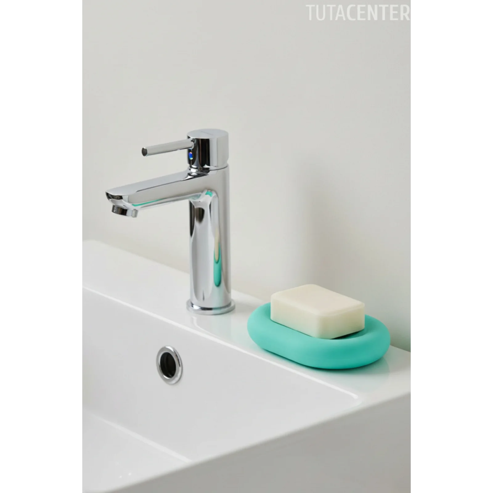 Şık ve Fonksiyonel Plastik Banyo Sabunluğu - Su Tahliyeli Katı Sabunluk