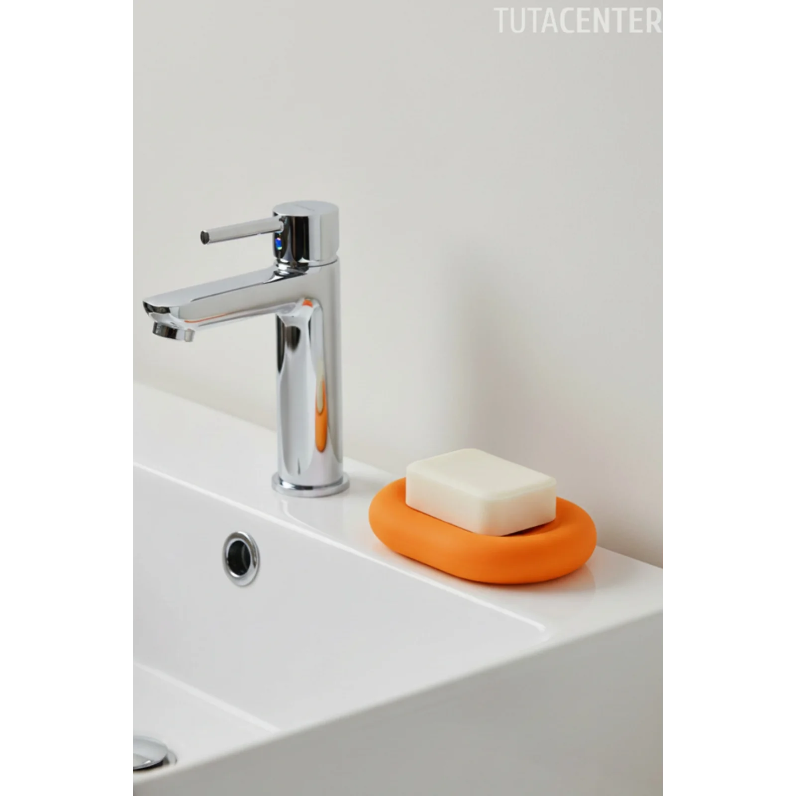 Şık ve Fonksiyonel Plastik Banyo Sabunluğu - Su Tahliyeli Katı Sabunluk