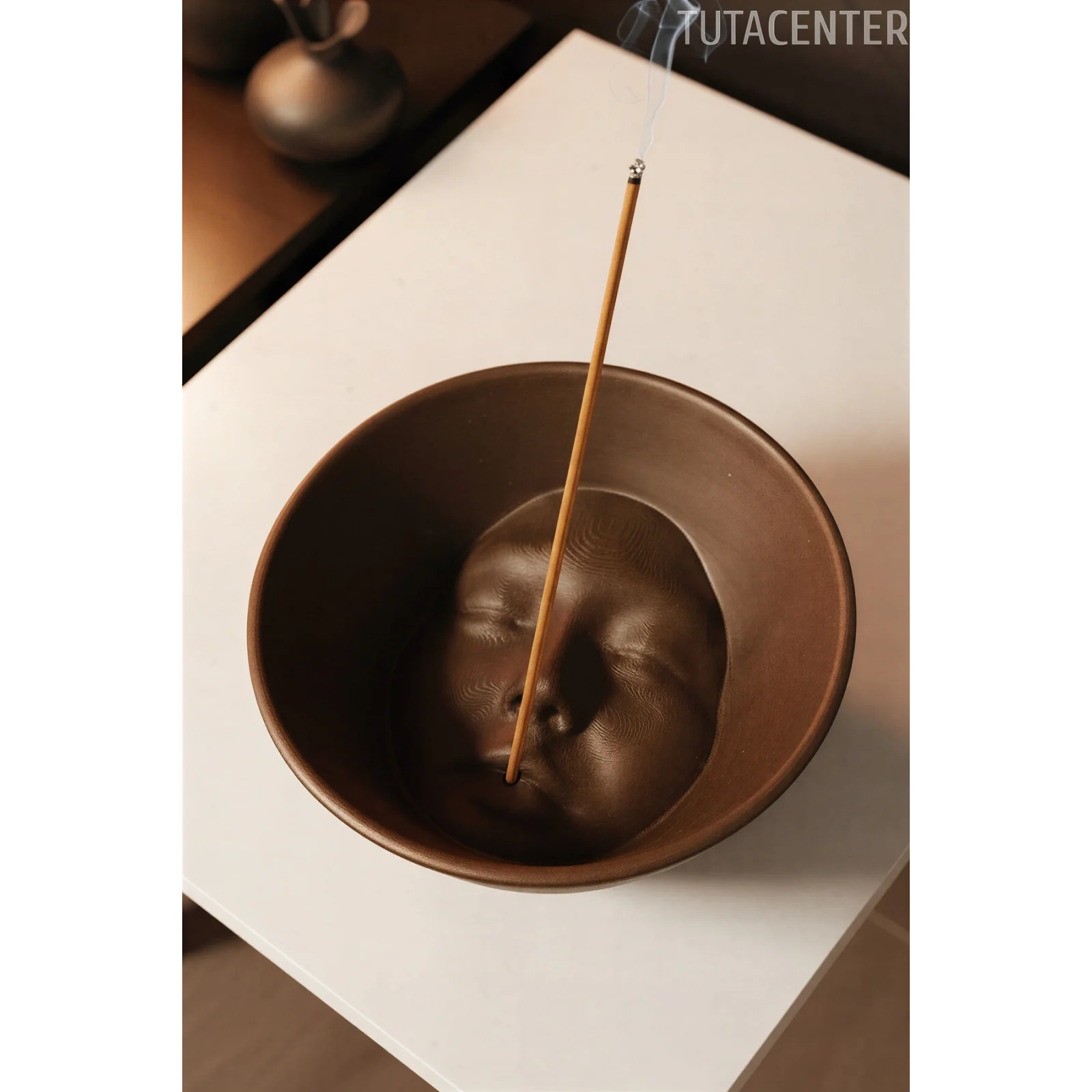 Dekoratif Yüz Tasarımlı Plastik Tütsülük - Modern Ev Ofis Aksesuarı