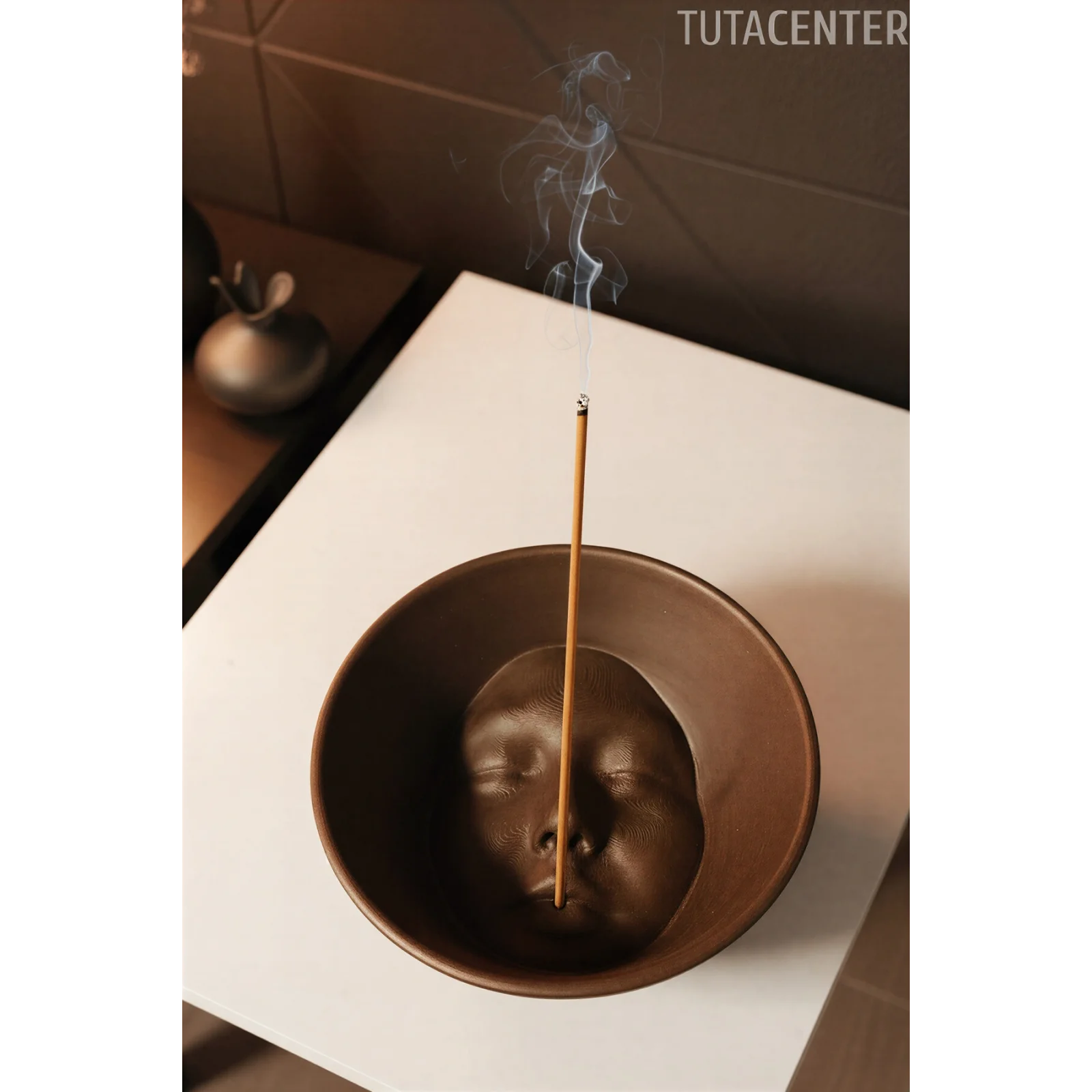 Dekoratif Yüz Tasarımlı Plastik Tütsülük - Modern Ev Ofis Aksesuarı