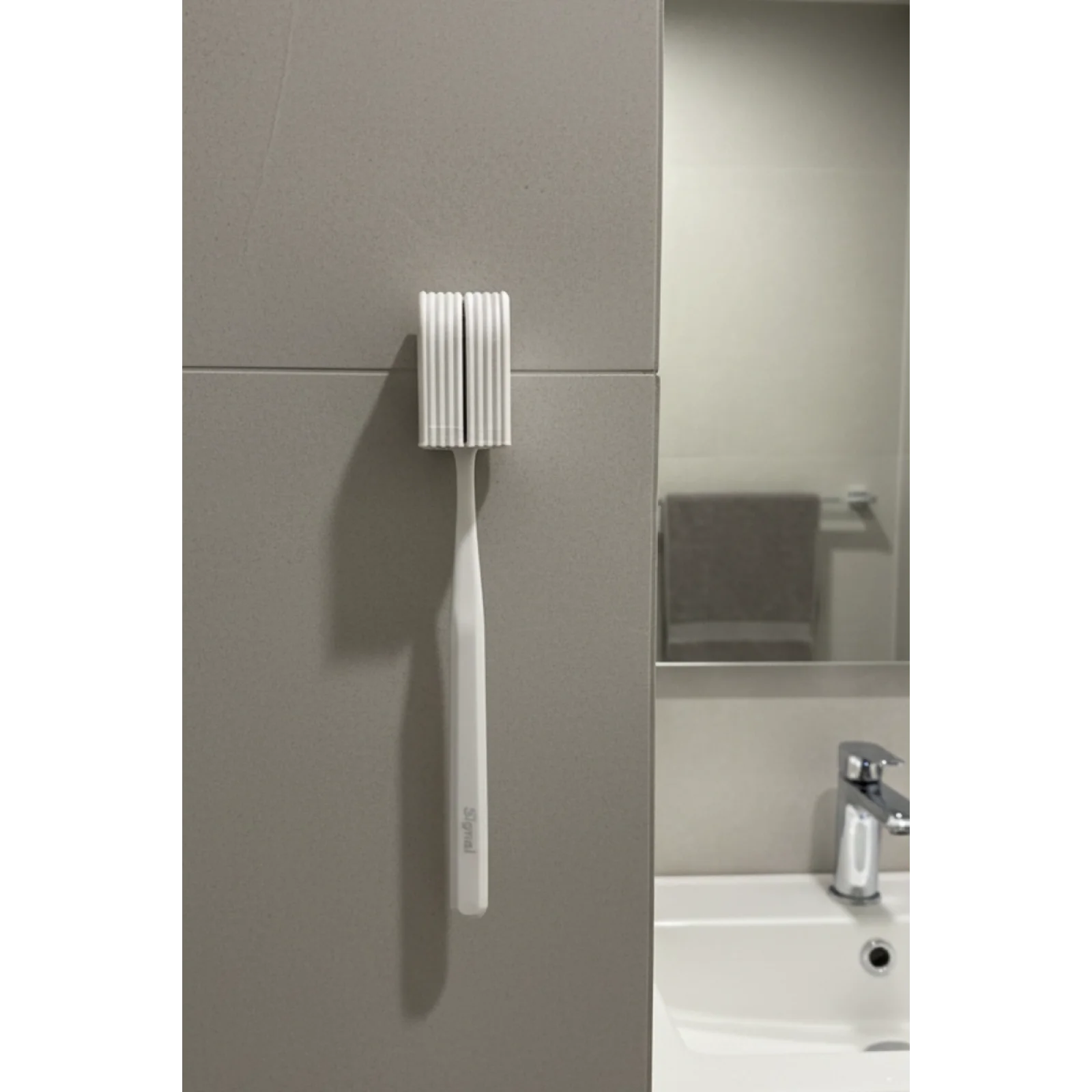 2’li Diş Fırçası Tutucu | Yapışkanlı Duvar Tipi Hijyenik Diş Fırçalık | Delmeden Montajlı Pratik Banyo Organizeri