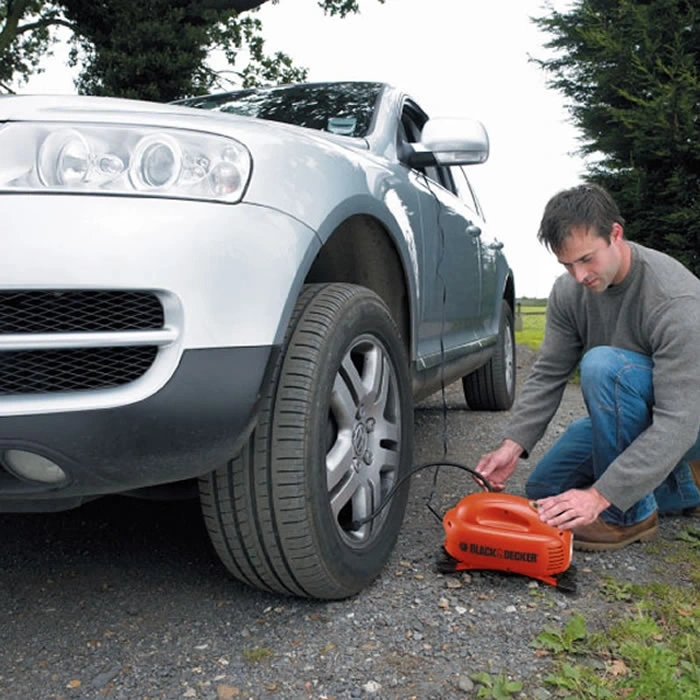 Black&Decker ASI200 Lastik Şişirme Hava Pompası Kompresörü 12 Volt