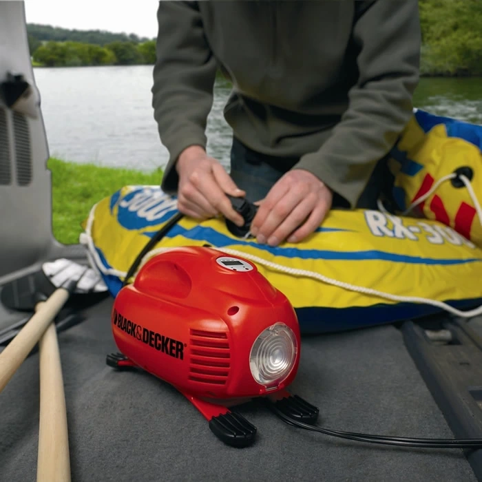 Black&Decker ASI200 Lastik Şişirme Hava Pompası Kompresörü 12 Volt