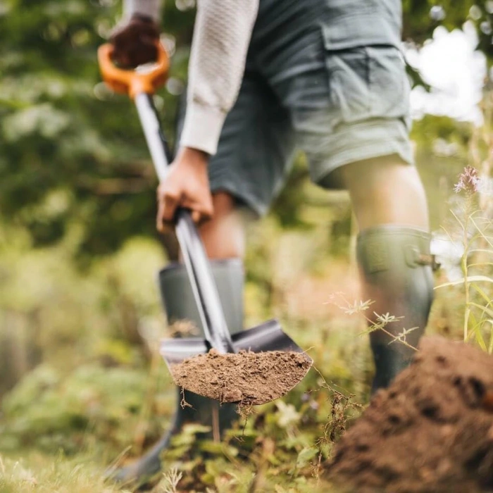 Fiskars 1066716 Solid Sivri Uçlu Çok Amaçlı Kürek