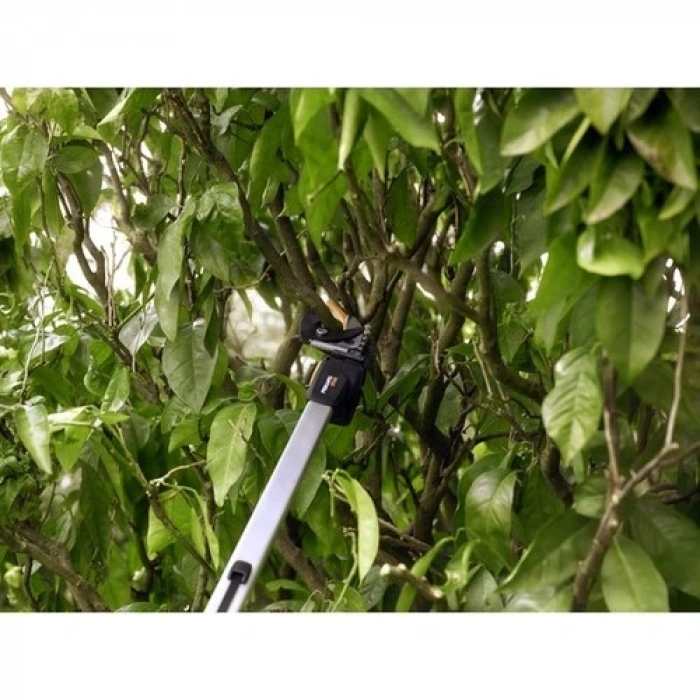 Fiskars 115012 UPX86 Teleskopik Yüksek Dal Budama Makası