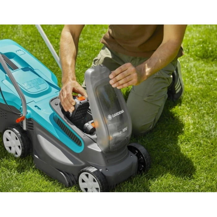 Gardena 14621 Akülü Çim Biçme Makinesi PowerMax 32/36V P4A