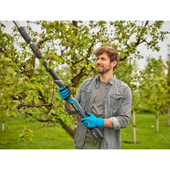 Gardena 14774-20 Akülü Teleskopik Yüksek Dal Makası Highcut 250/18v P4a Set