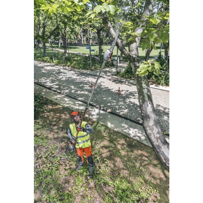 Husqvarna 525PT5S Motorlu Teleskopik Yüksek Dal Kesme Makinesi