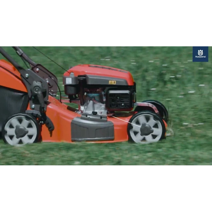 Husqvarna LC151 Motorlu Çim Biçme Makinesi