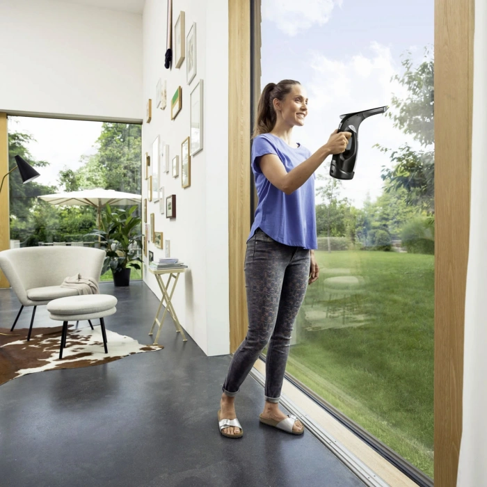 Karcher WV2 Black Edition Şarjlı Cam ve Yüzey Temizleme Makinesi