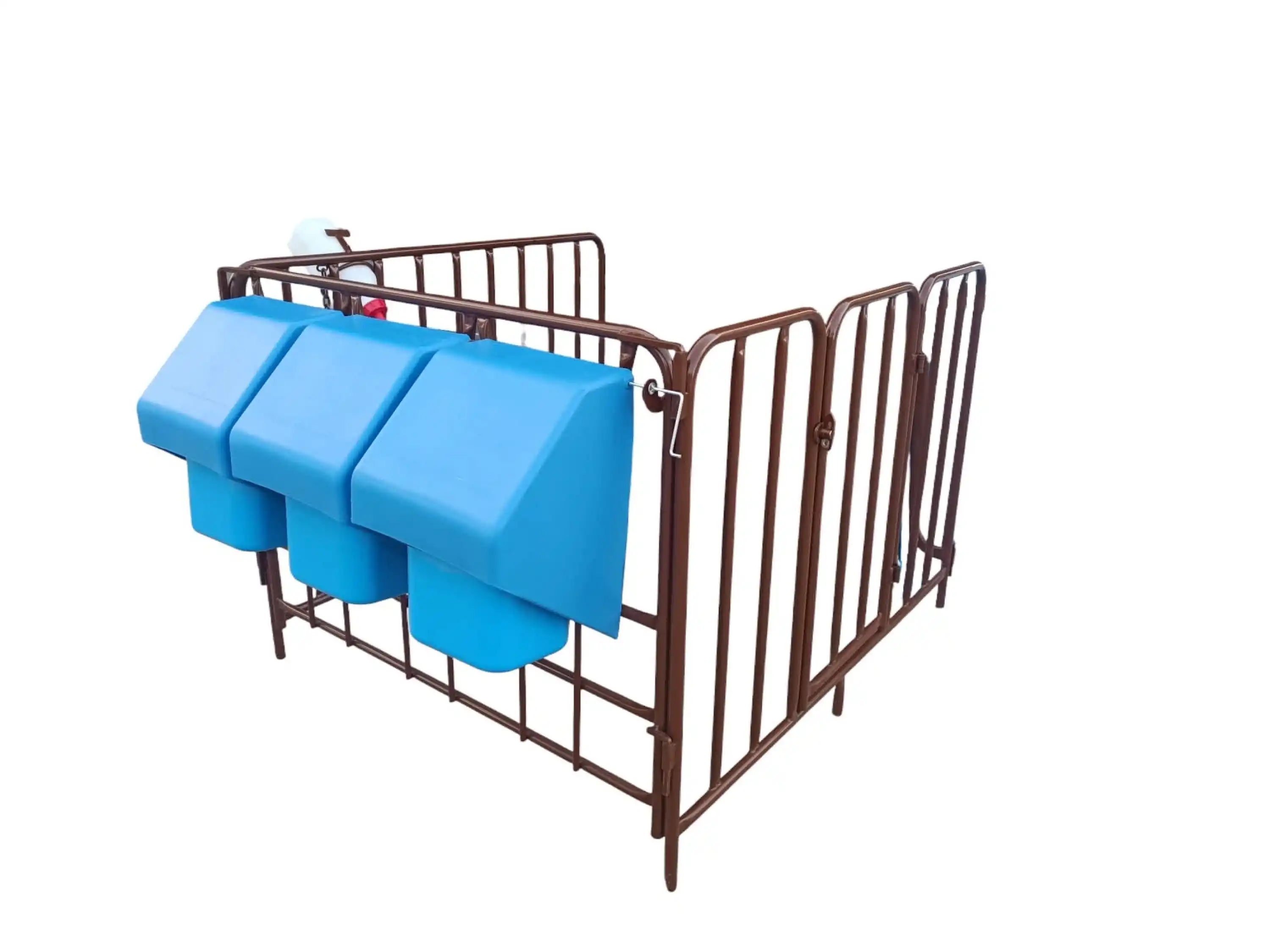 Calfimo Çitli Takım Buzağı Kulübesi – Fiberglass | 3 Yemlik + 3 Gölgelik & Yağmurluk Aparat + 1 Biberon