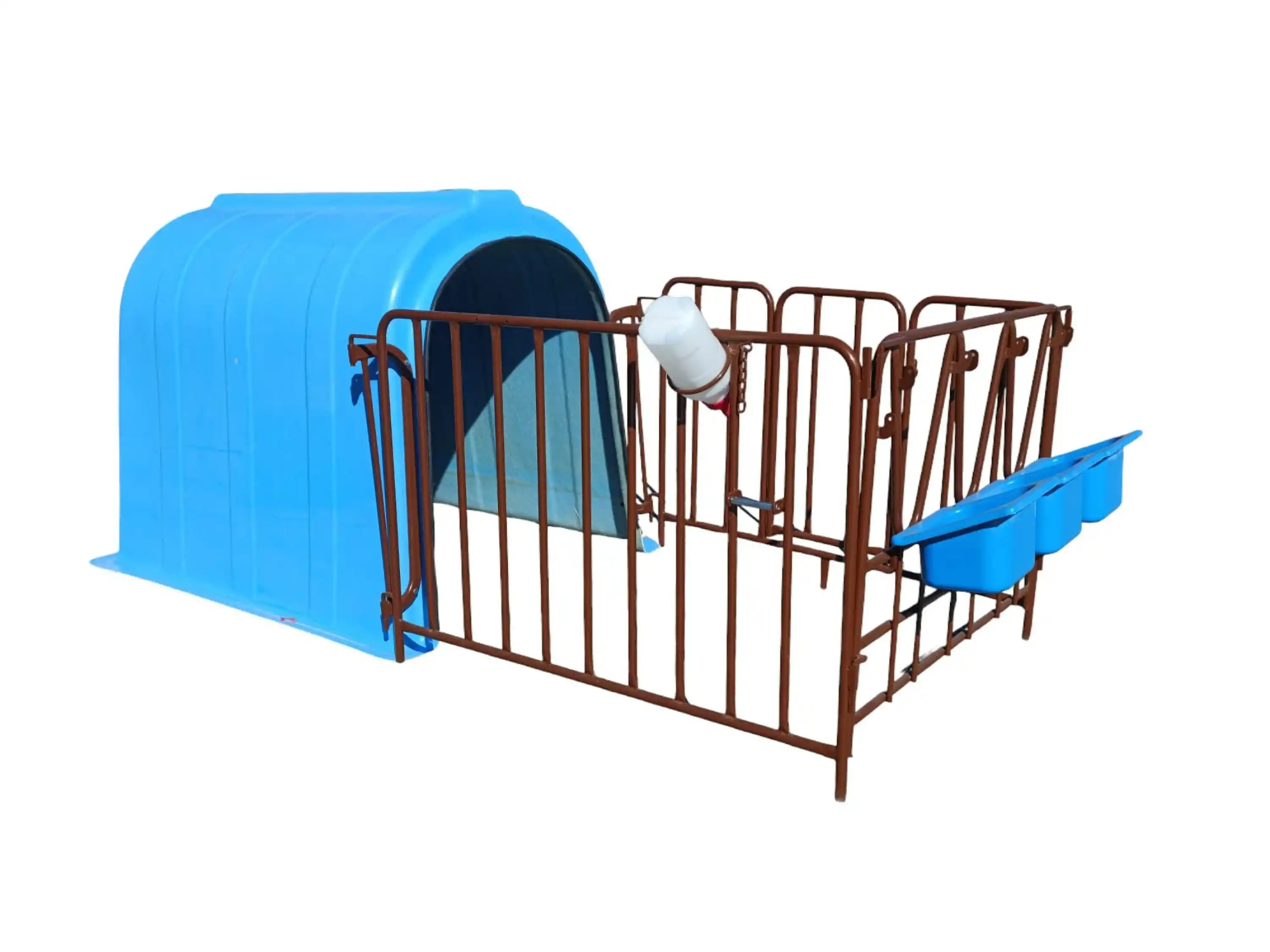 Calfimo Çitli Takım Buzağı Kulübesi – Fiberglass | 3 Yemlik + 3 Gölgelik & Yağmurluk Aparat + 1 Biberon