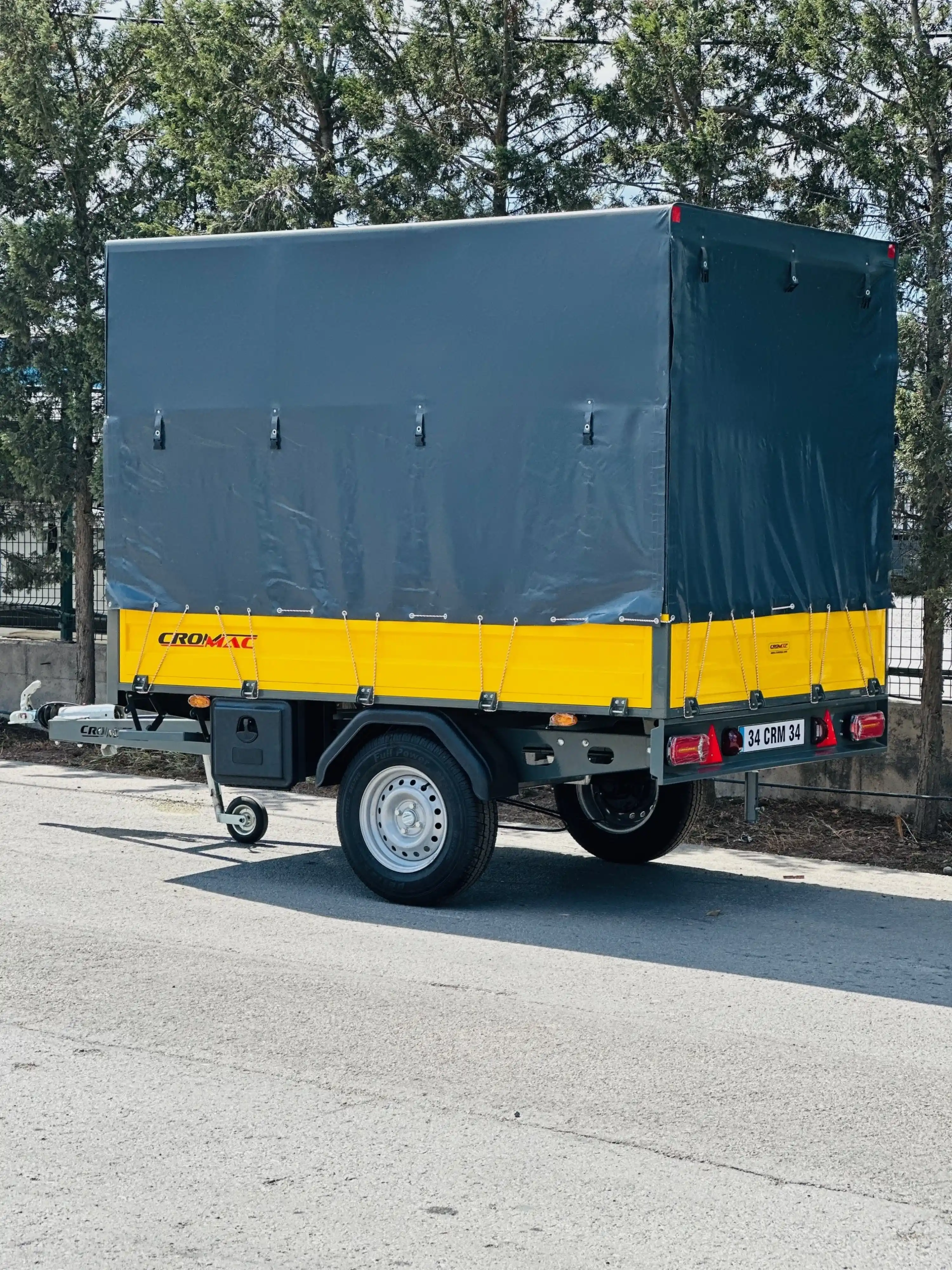 Crommac 1350 Kg Frenli Yük Römorku - Tenteli Model