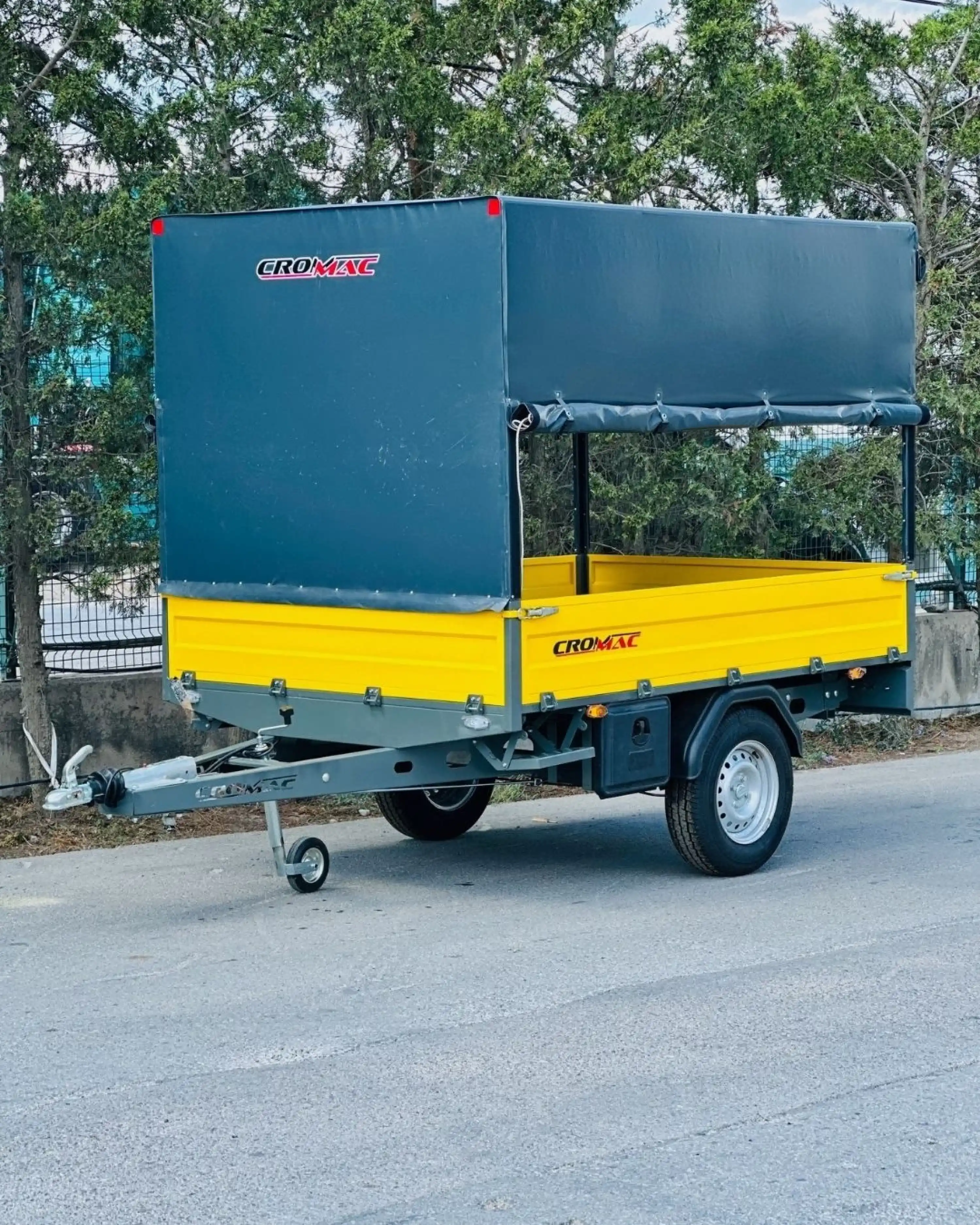 Crommac 1350 Kg Frenli Yük Römorku - Tenteli Model