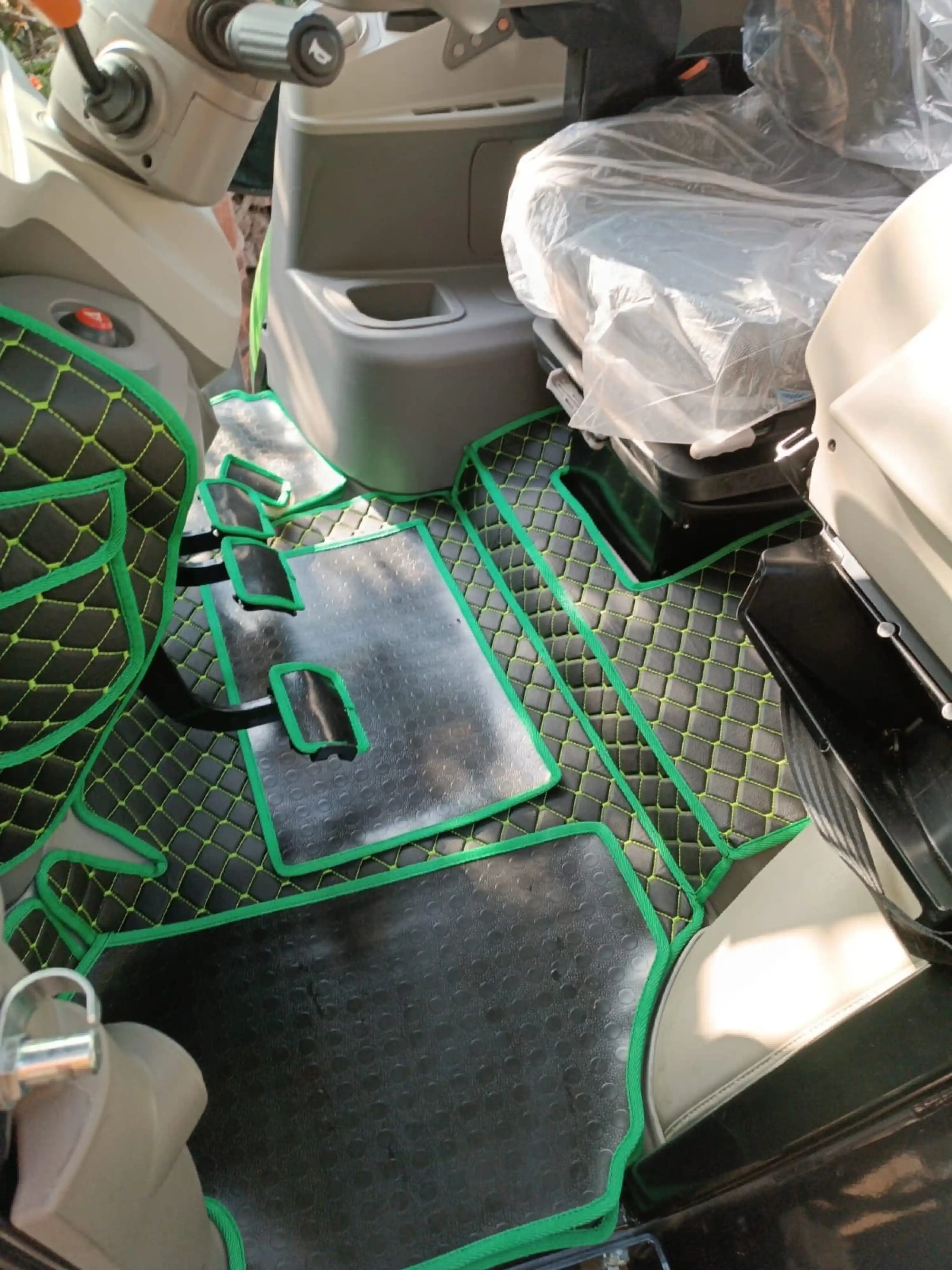 Deutz Fahr 4050E - 4055E - 4065E - 4075E - 4080E - 4090E - 4100E Serisi - İç Döşeme - Kabin Paspasları