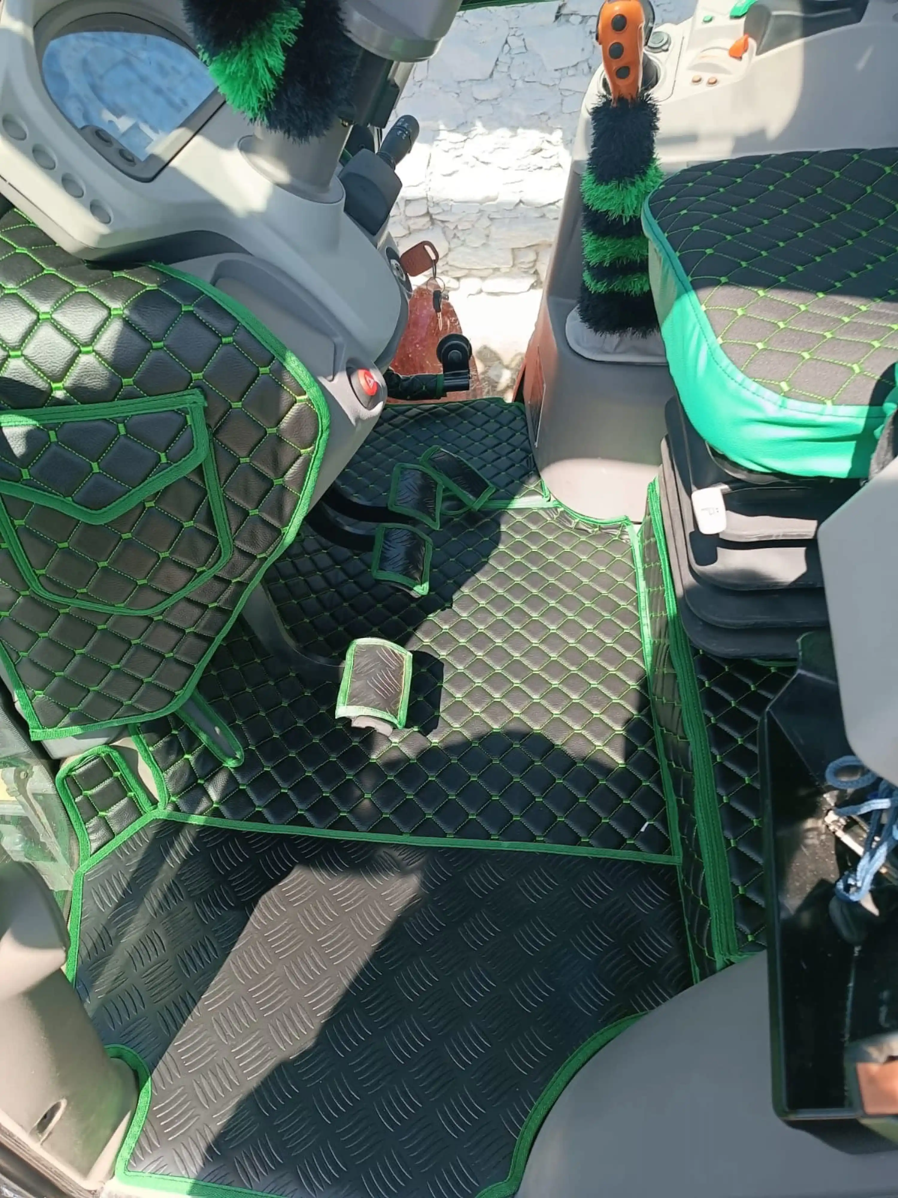 Deutz Fahr 4050E - 4055E - 4065E - 4075E - 4080E - 4090E - 4100E Serisi - İç Döşeme - Kabin Paspasları