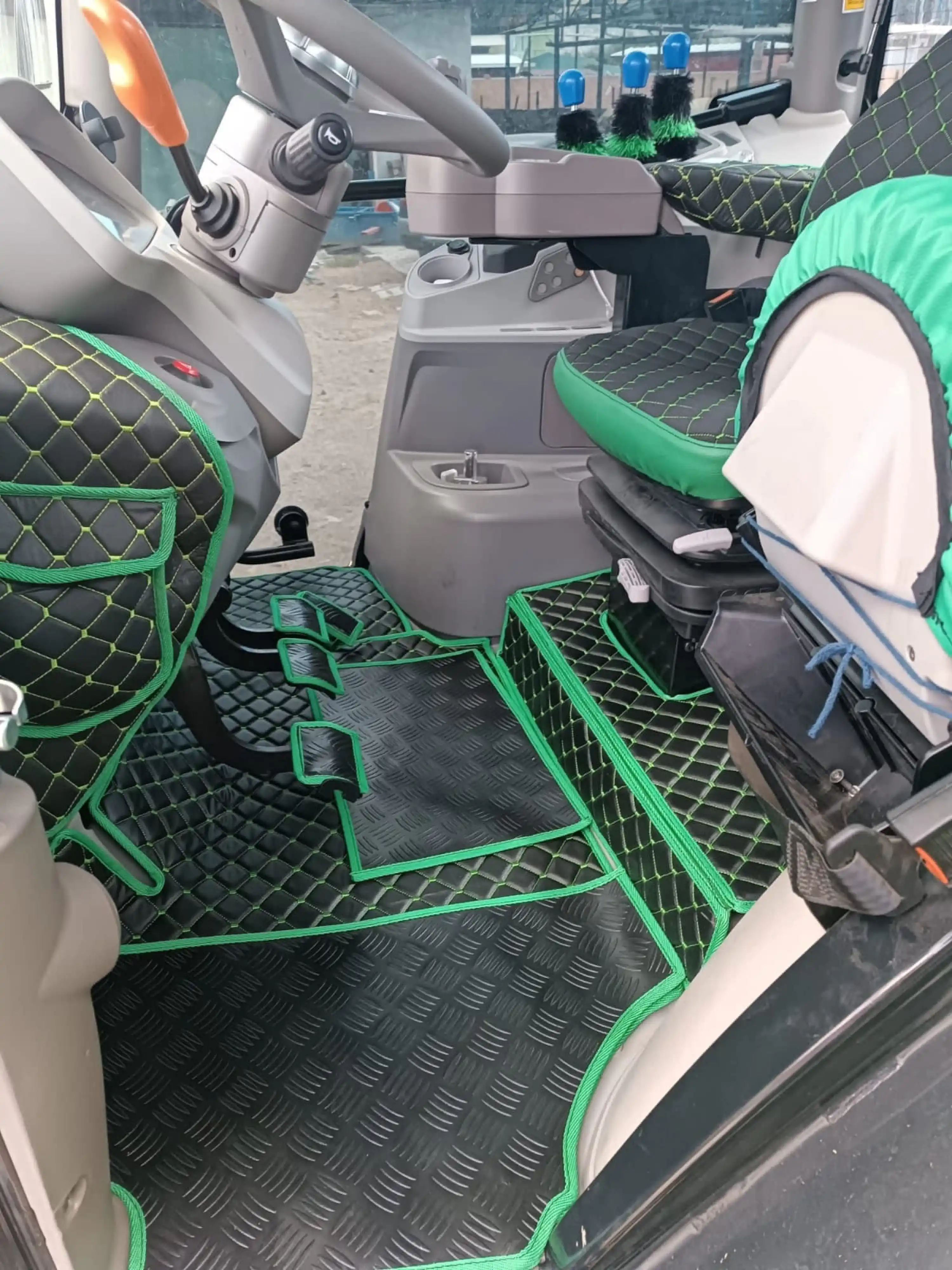 Deutz Fahr 4050E - 4055E - 4065E - 4075E - 4080E - 4090E - 4100E Serisi - İç Döşeme - Kabin Paspasları