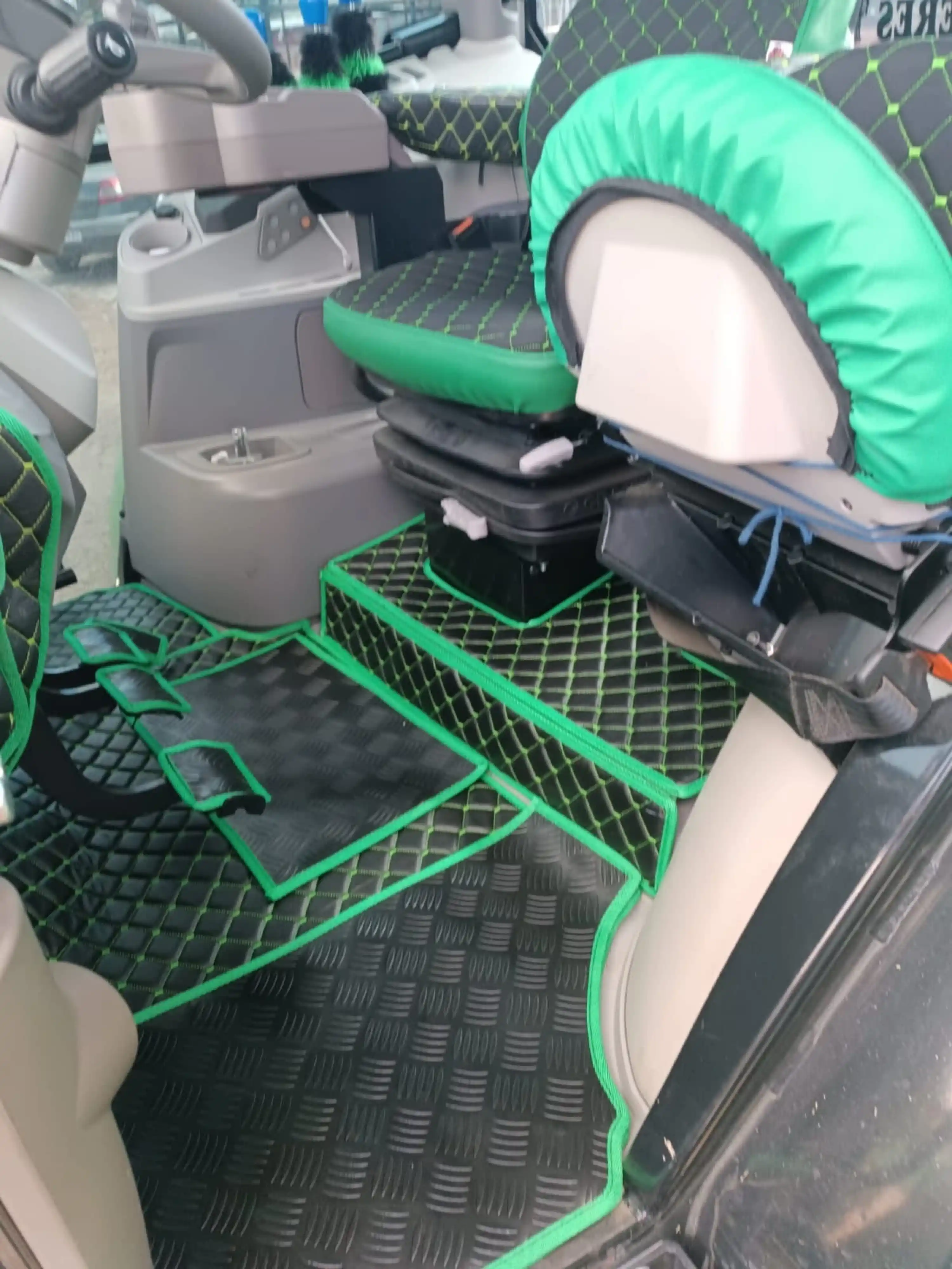 Deutz Fahr 6135 C Serisi - İç Döşeme - Kabin Paspasları