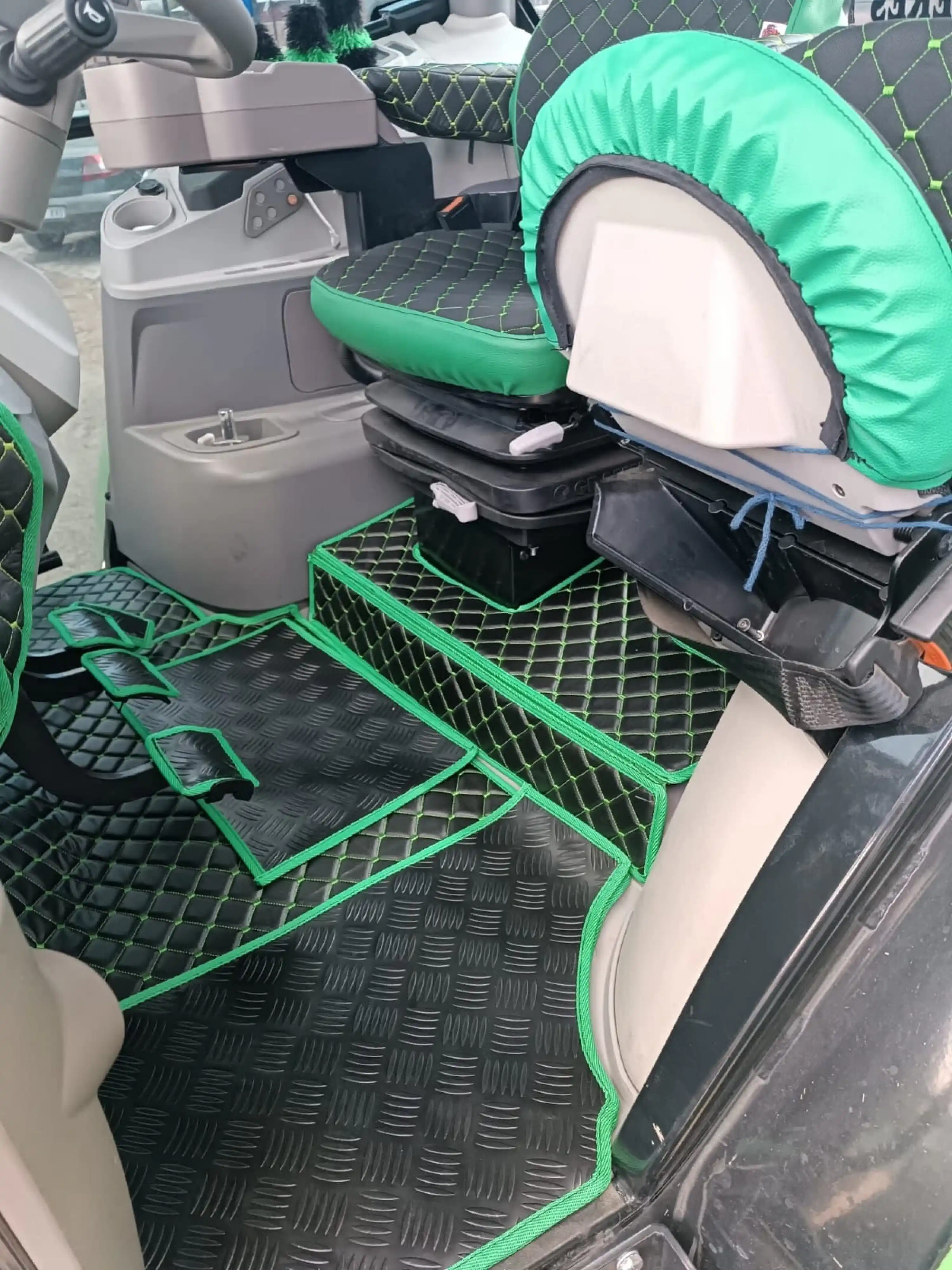 Deutz Fahr 6135 C Serisi - İç Döşeme - Kabin Paspasları