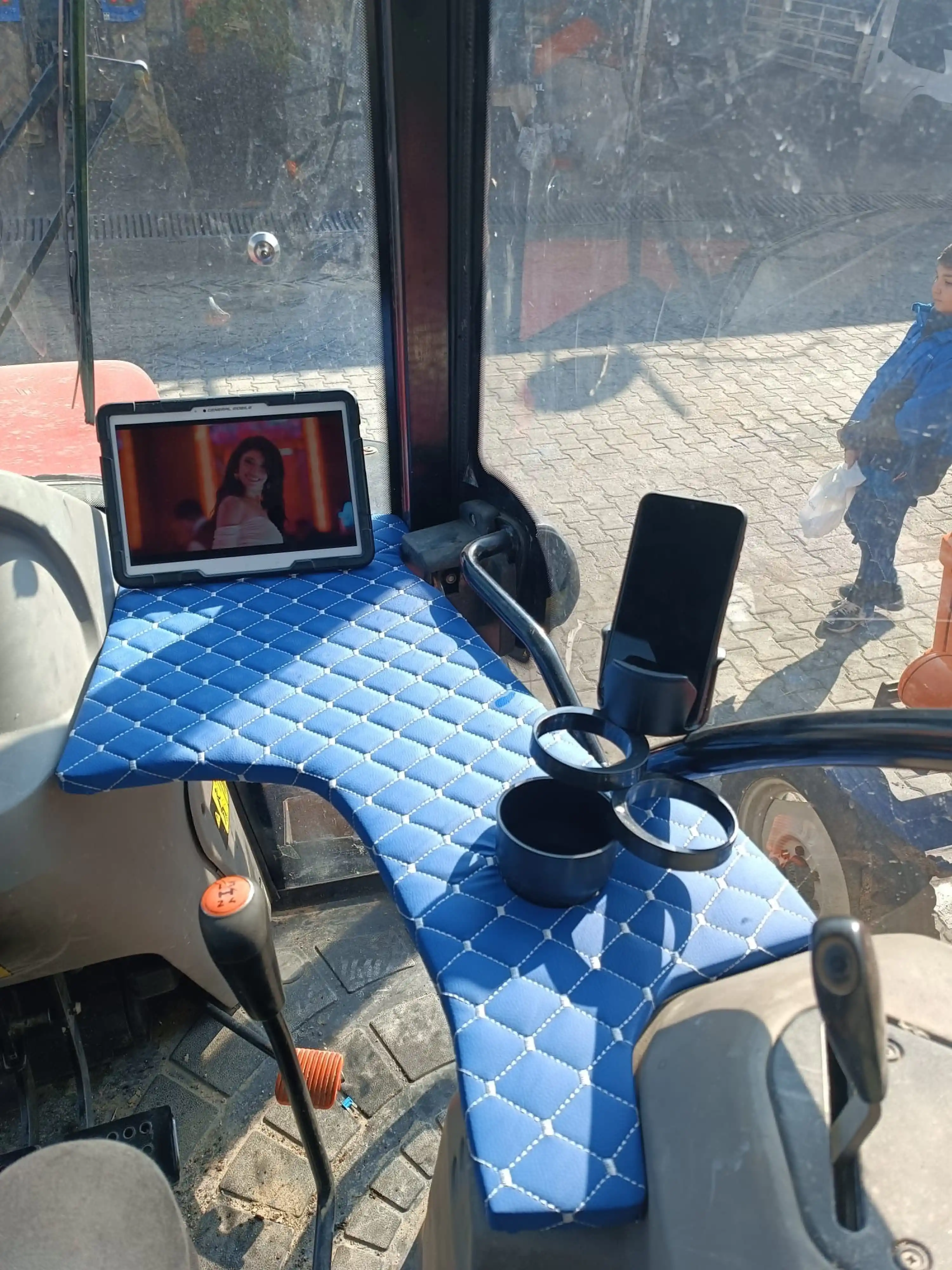 Kabinli Traktör İçin Servis Sehpası