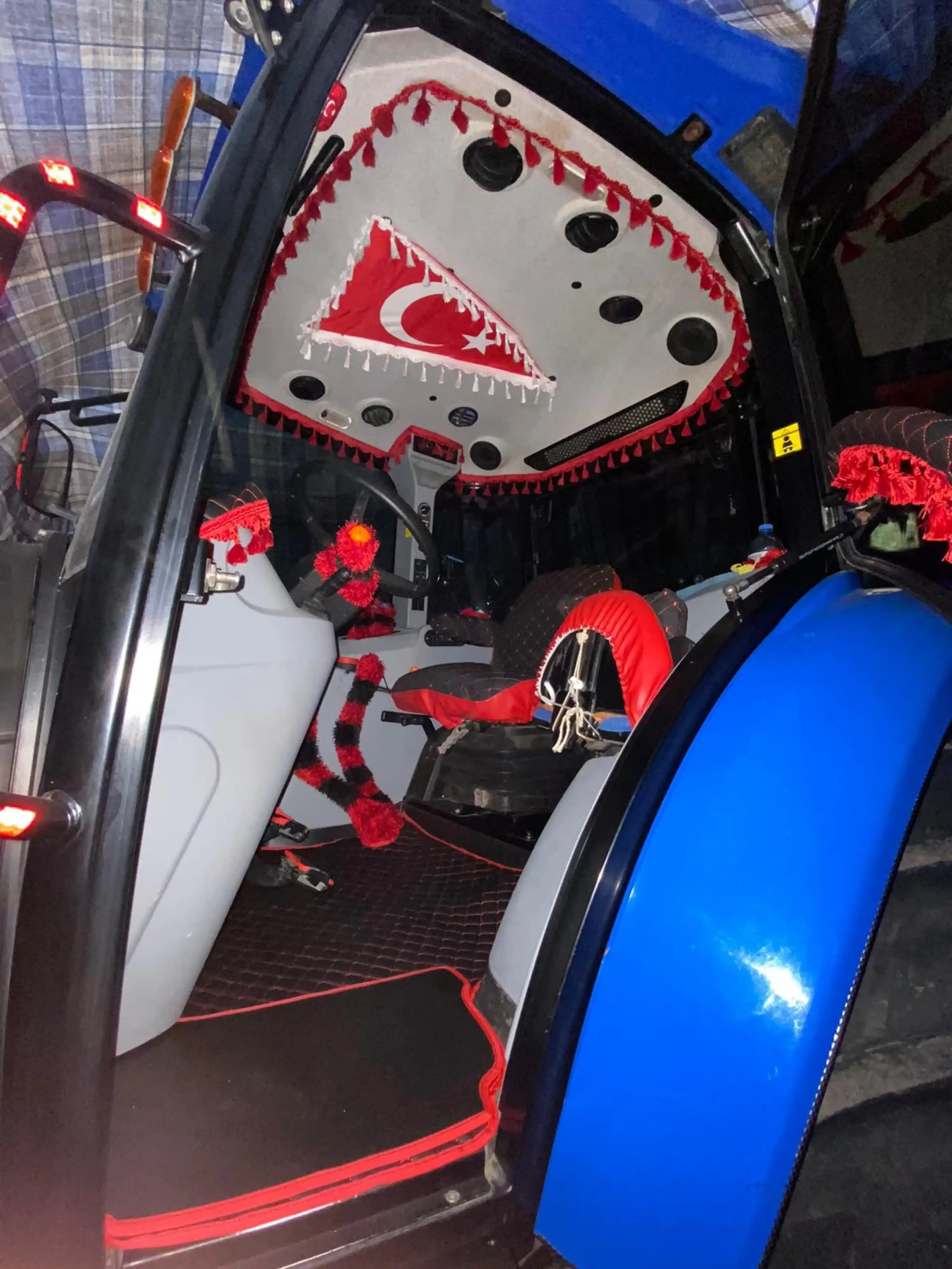 New Holland 4. Serisi - İç Döşeme - Kabin Paspasları