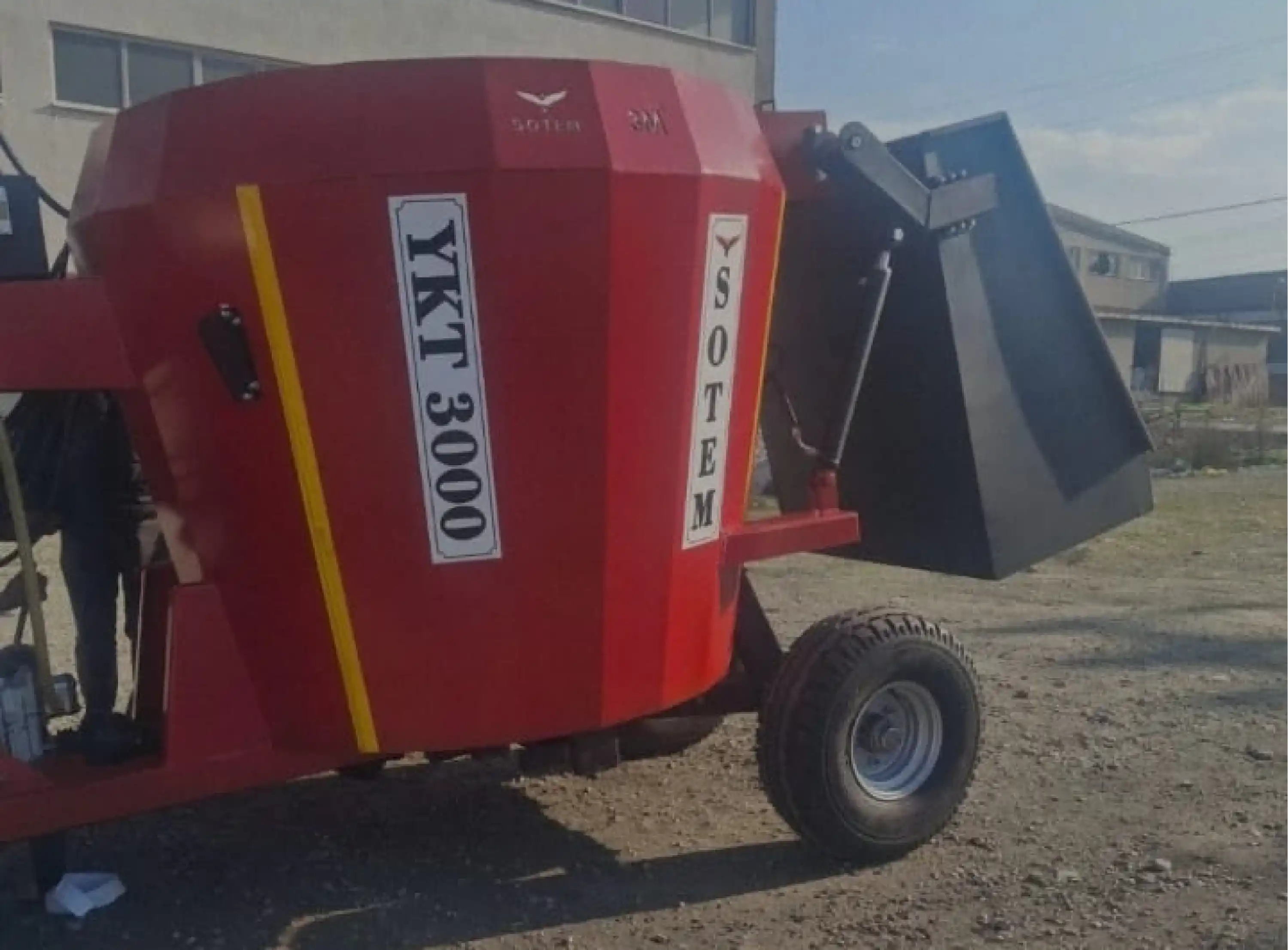 Sotem 3 m³ Metreküp Kepçeli - Şaftlı (6 Balya Kapasiteli) Yem Karma Makinesi