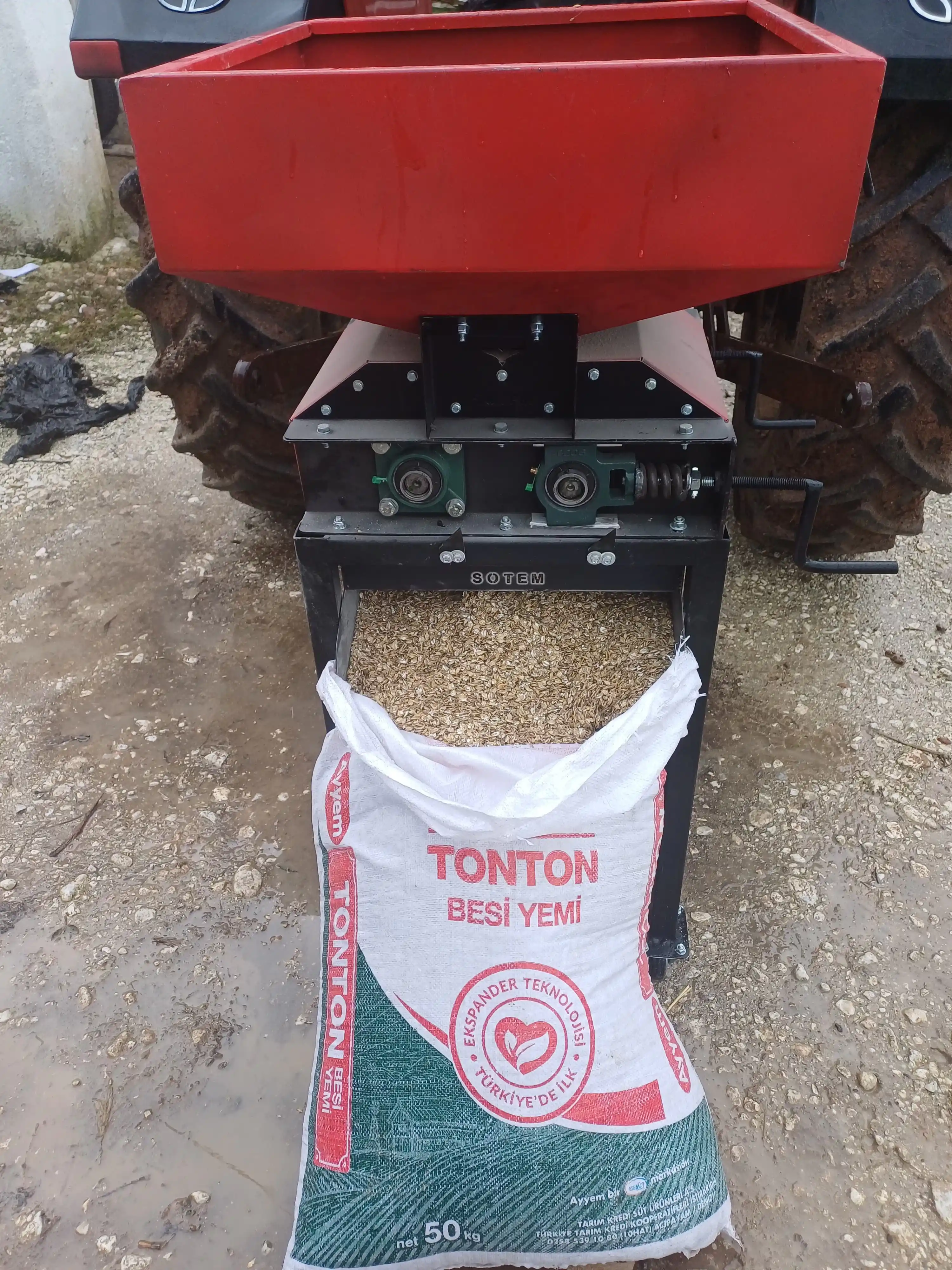 Sotem YET300 Şaftlı Yem Ezme Makinesi