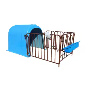 Calfimo Çitli Takım Buzağı Kulübesi – Fiberglass | 3 Yemlik + 3 Gölgelik & Yağmurluk Aparat + 1 Biberon