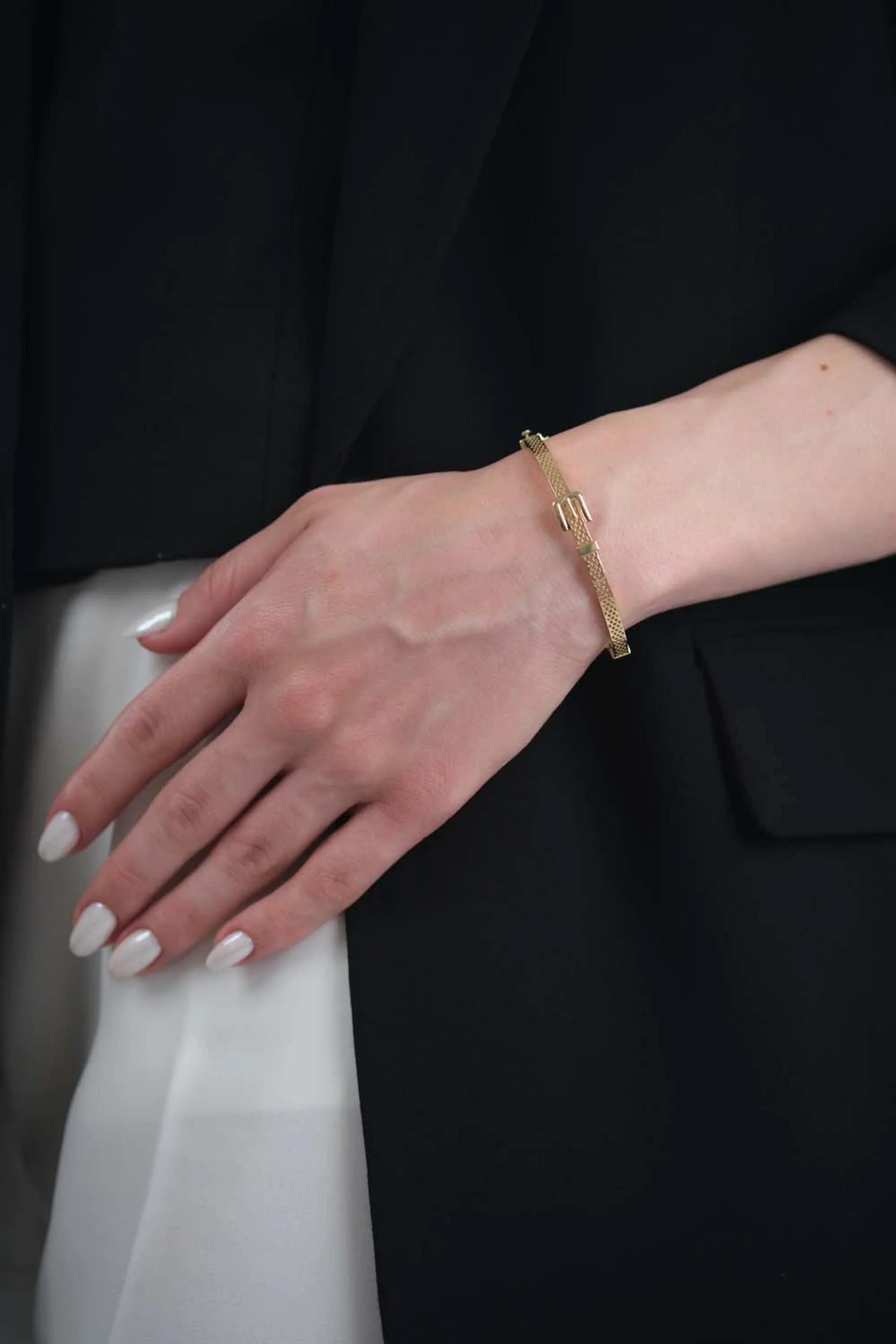 Kemerli Altın Kelepçe