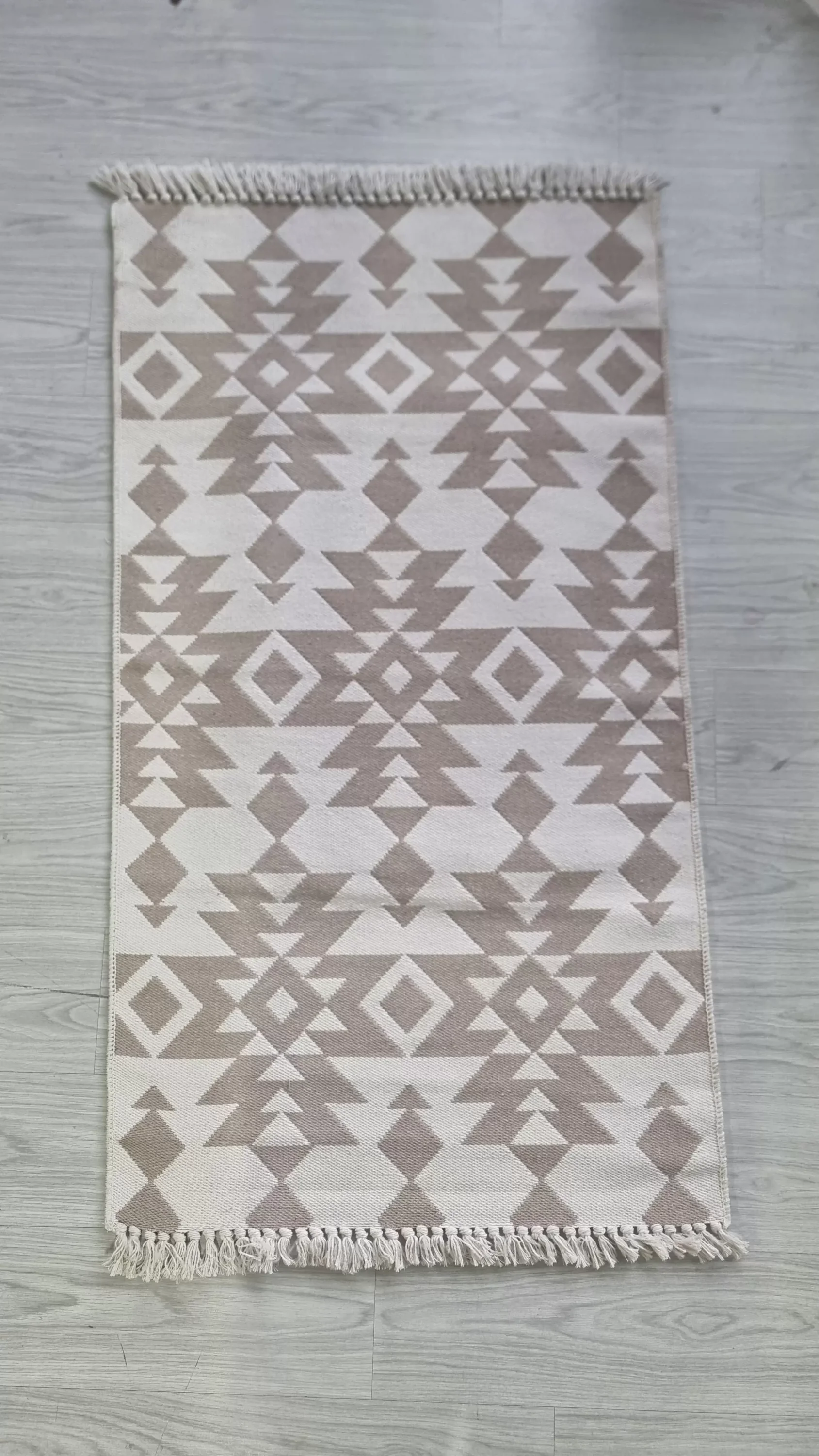 Bej Üçgen Desenli El Dokuması Kilimi - 85x160 cm