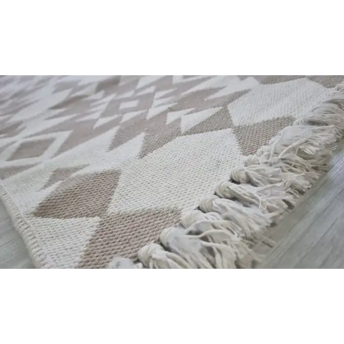 Bej Üçgen Desenli El Dokuması Kilimi - 85x160 cm