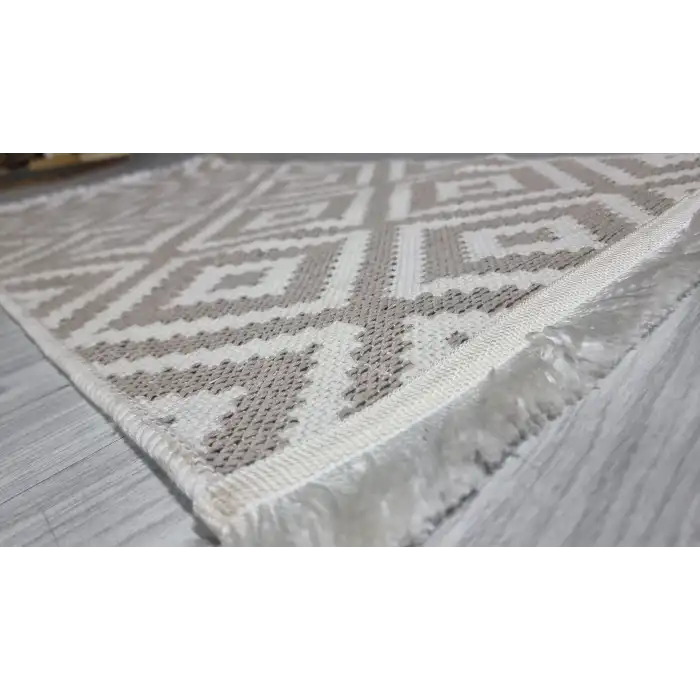 Geometrik Desenli Bej Banyo Paspası